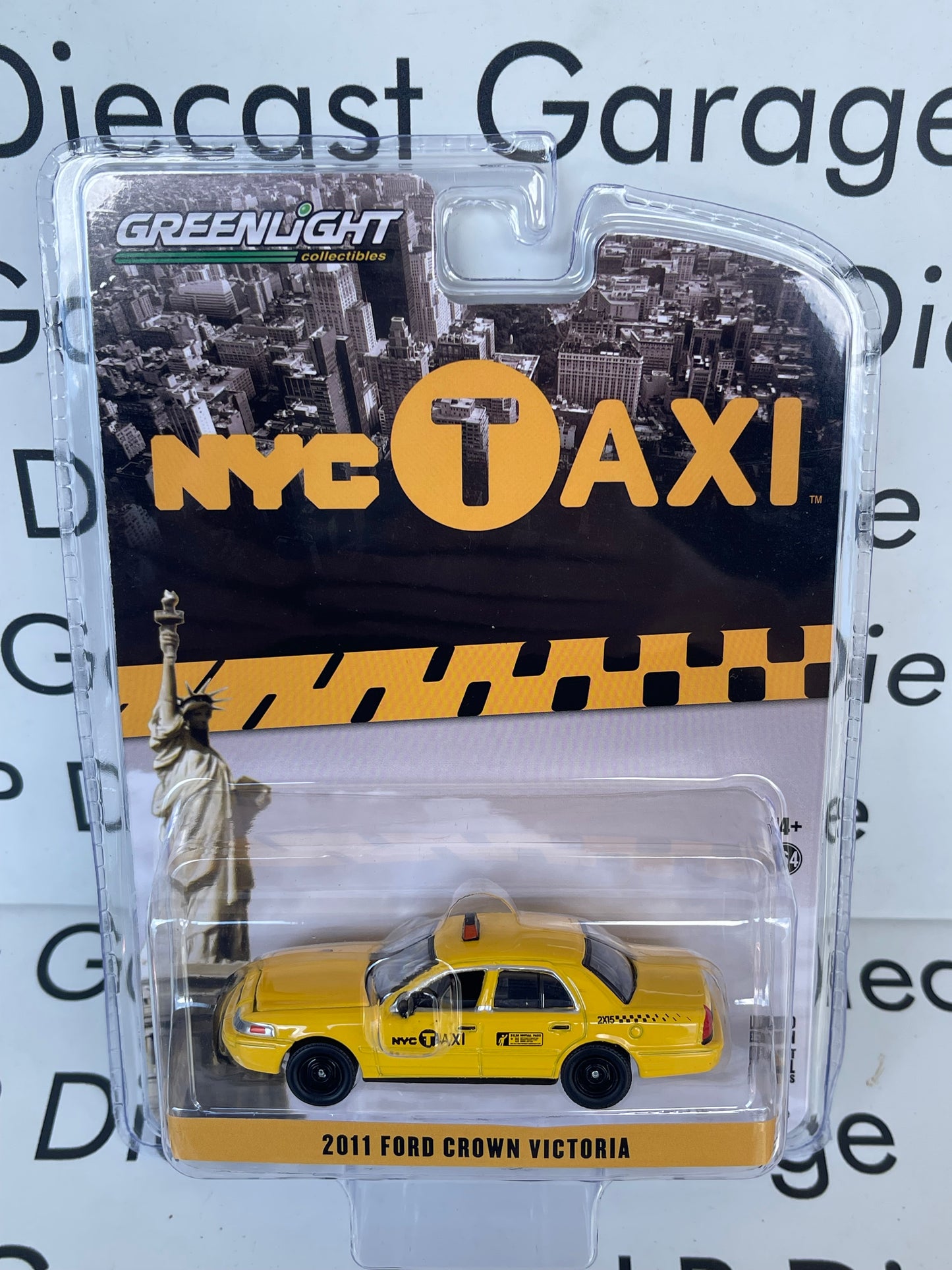 GREENLIGHT 2011 Ford Crown Victoria NYC Taxi New York City 1:64 Diecast