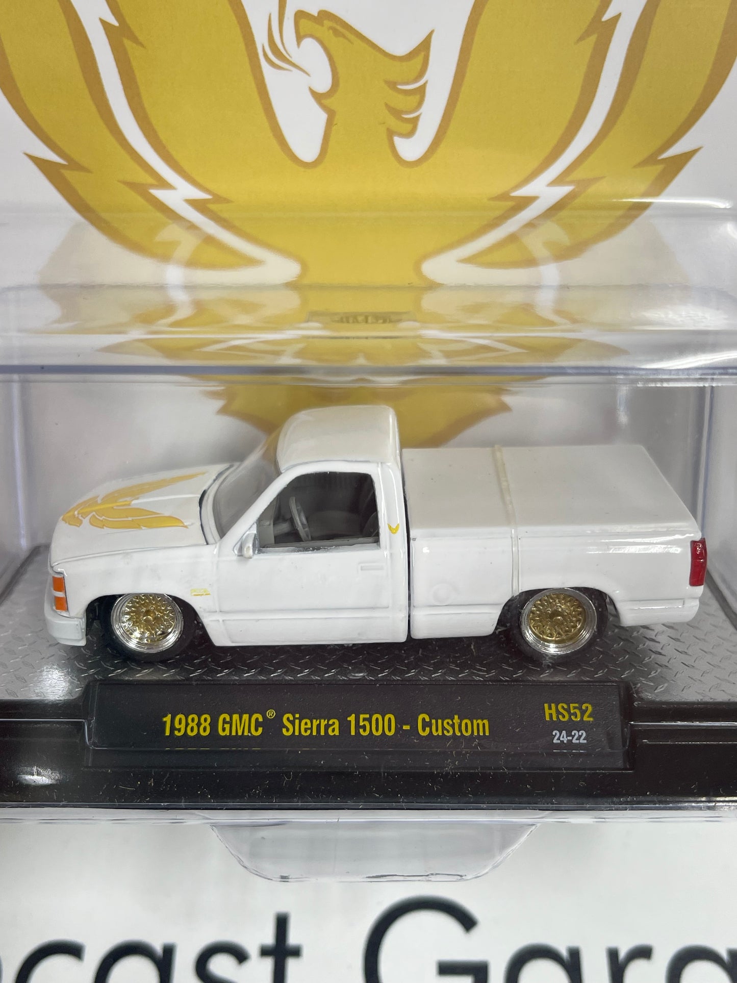 M2 Machines 1988 GMC Sierra 1500 Custom White Gold Eagle 1:64 Diecast Hobby Exclusive