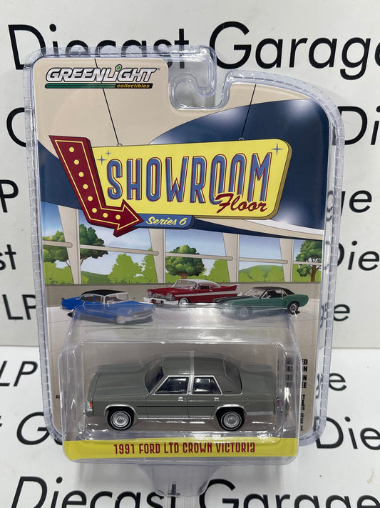 GREENLIGHT 1991 Ford Crown Victoria LTD Gray 1:64 Diecast Showroom