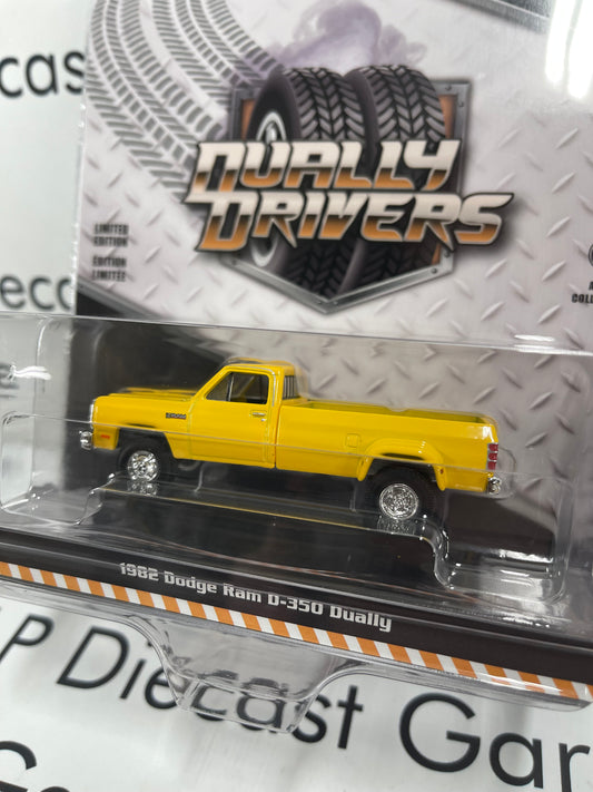 GREENLIGHT 1982 Dodge Ram D350 Yellow Truck 1:64 Diecast Dually Drivers