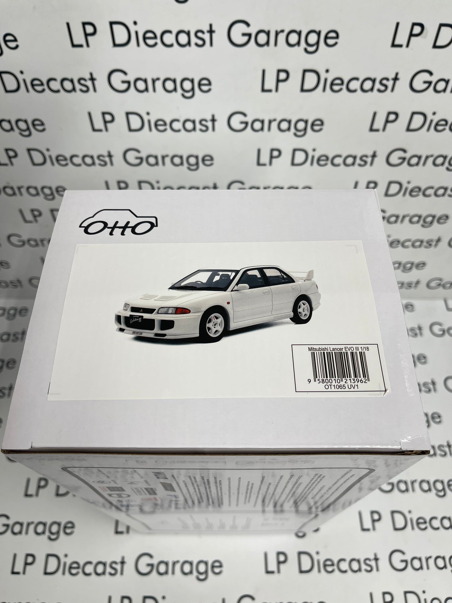 OTTO MOBILE Mitsubishi Lancer EVO III White 1:18 Scale Resin Model OT1065