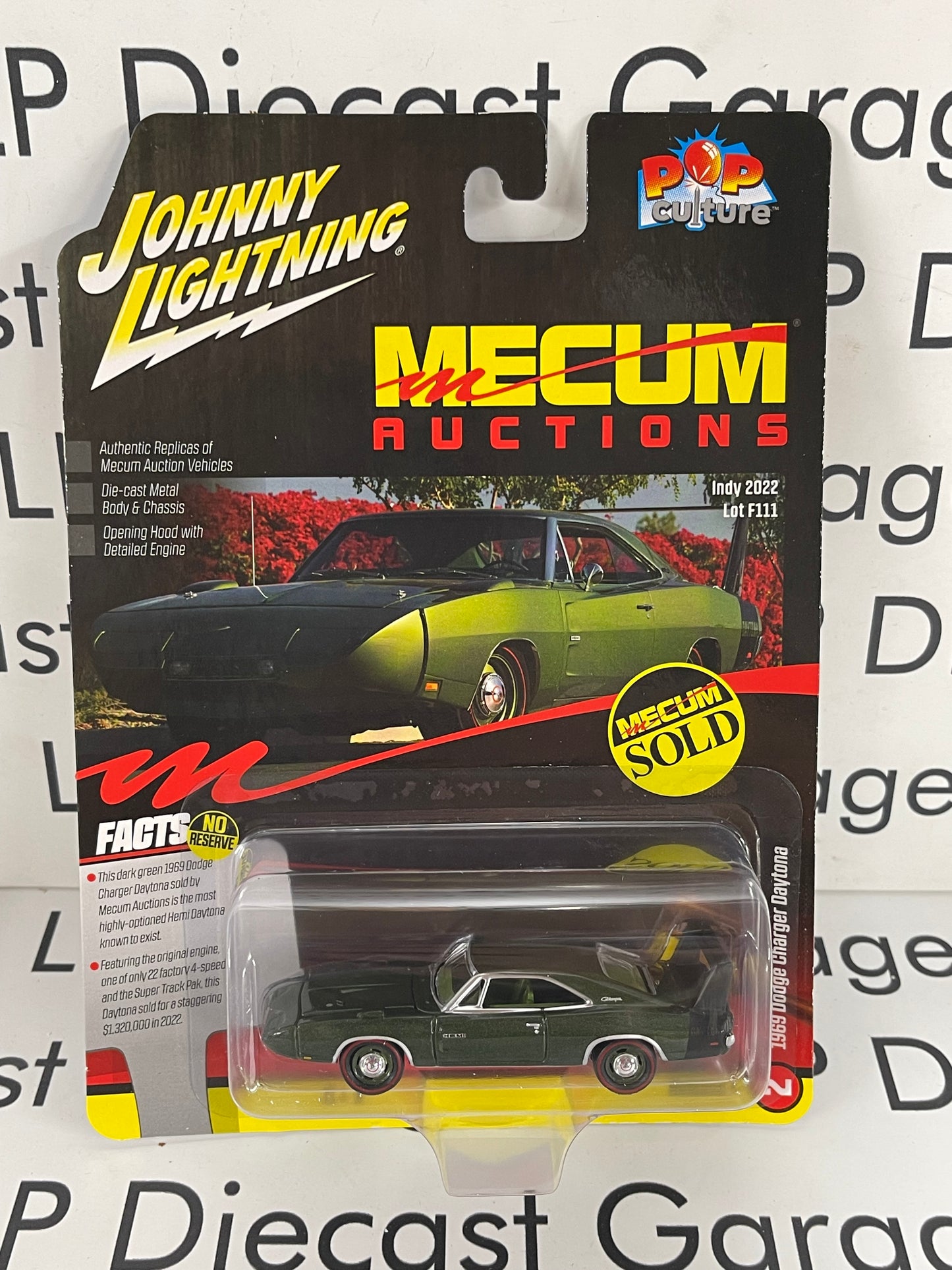 JOHNNY LIGHTNING 1969 Dodge Charger Daytona Green Mecum Auctions Pop Culture 1:64 Diecast