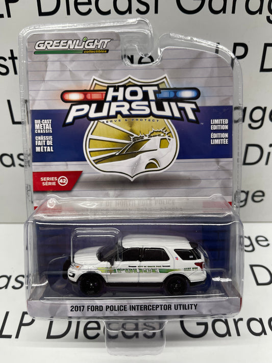 GREENLIGHT 2017 Ford Police interceptor North Pole Alaska "Hot Pursuit" 1:64 Diecast