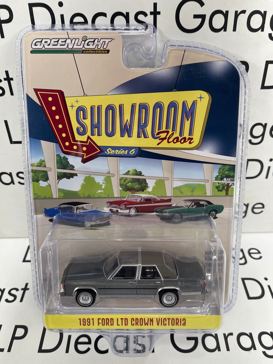 RAW CHASE GREENLIGHT 1991 Ford Crown Victoria LTD Gray 1:64 Diecast Showroom