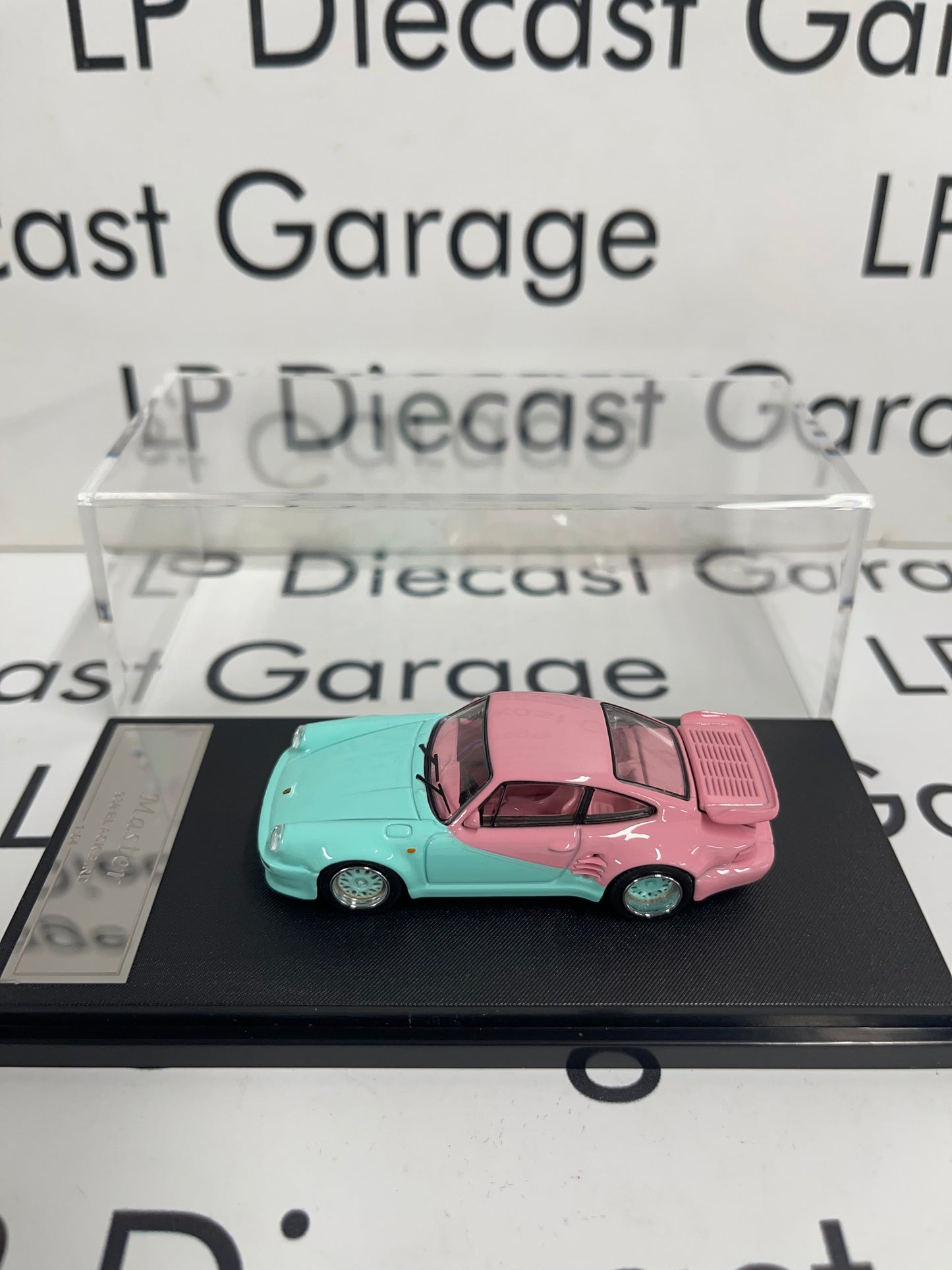 MASTER Porsche 930 911 Turbo Black Bird Pink/Blue 90's Theme 1:64 Diecast