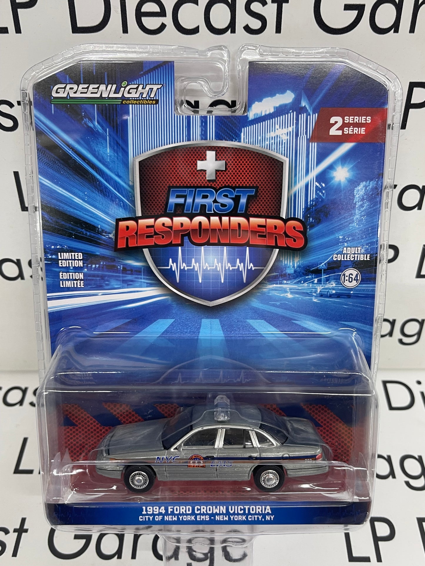 RAW CHASE GREENLIGHT 1994 Ford Crown Victoria EMS NYC 1:64 Diecast First Responders