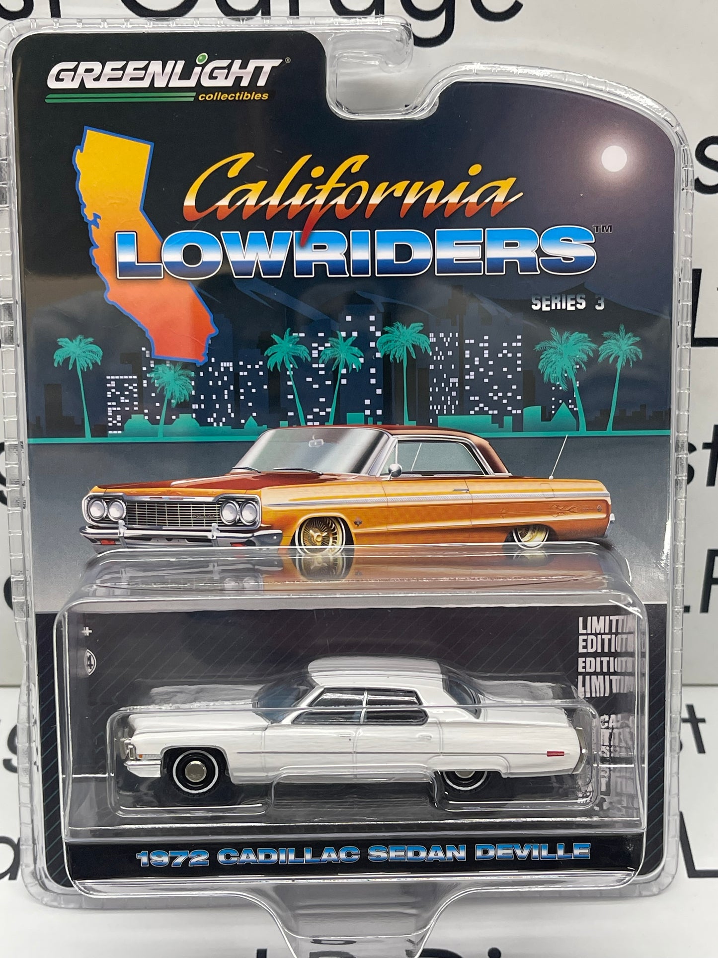 GREENLIGHT California Lowriders Series 3 1972 Cadillac Sedan Deville White 1:64 Diecast