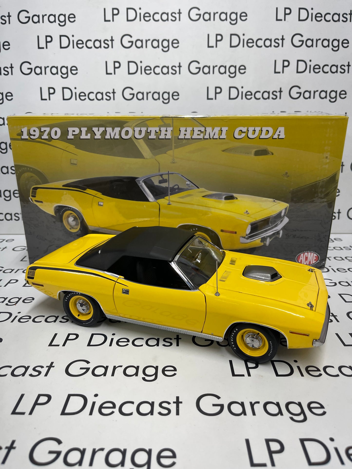 ACME 1970 Plymouth Hemi Cuda Convertible Yellow A1806129 1:18 Diecast