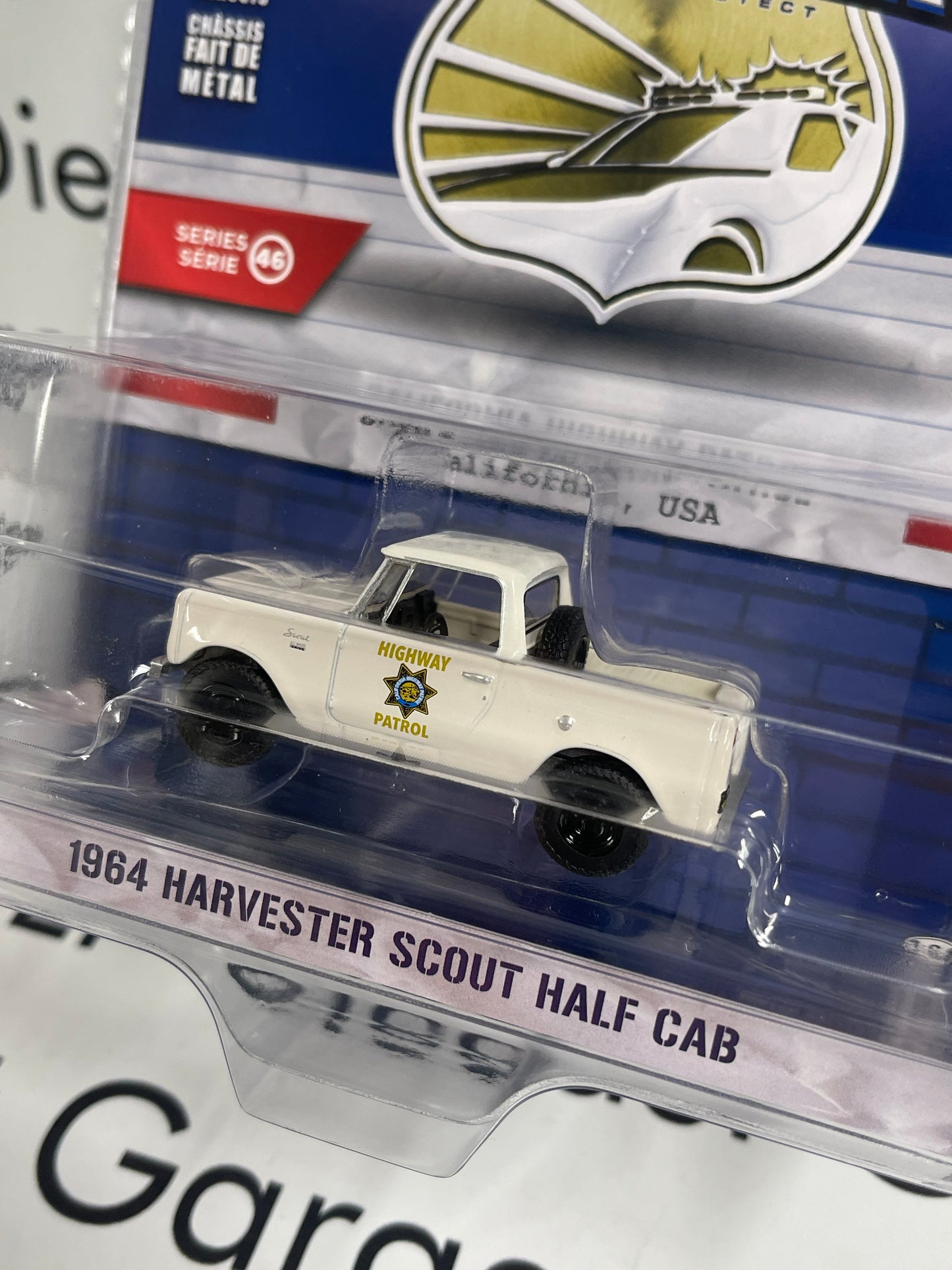 GREENLIGHT 1964 Harvester Scout California Highway Police 1:64 Diecast Hot Pursuit