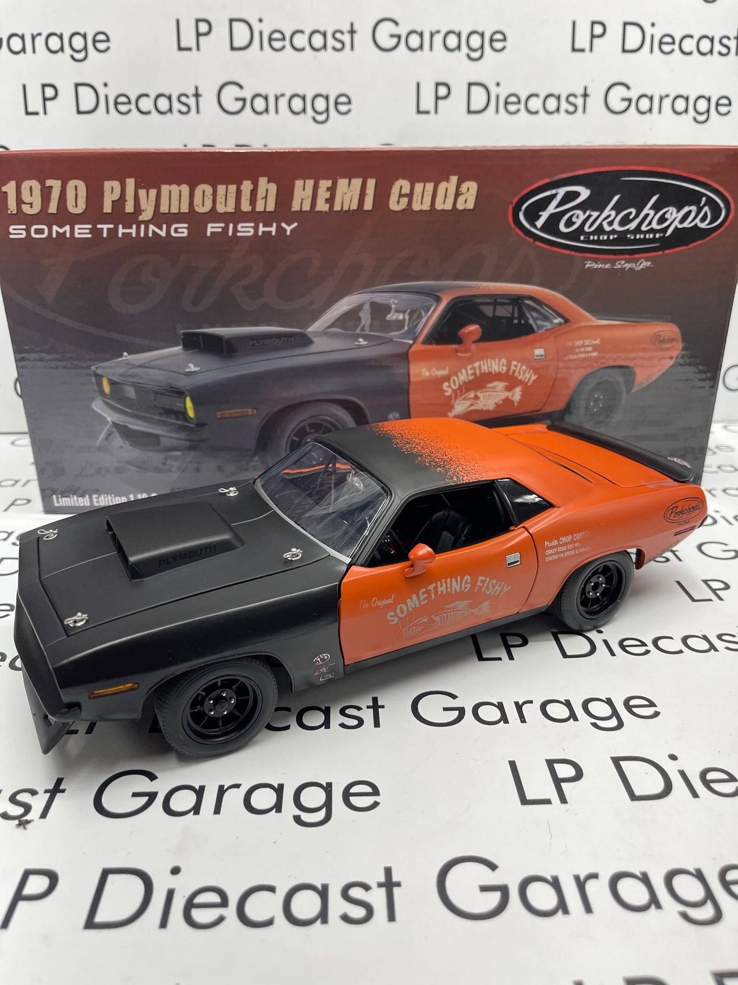 ACME 1970 Plymouth HEMI Cuda Something Fishy Porkchop's Chop Shop A1806131 1:18 Diecast