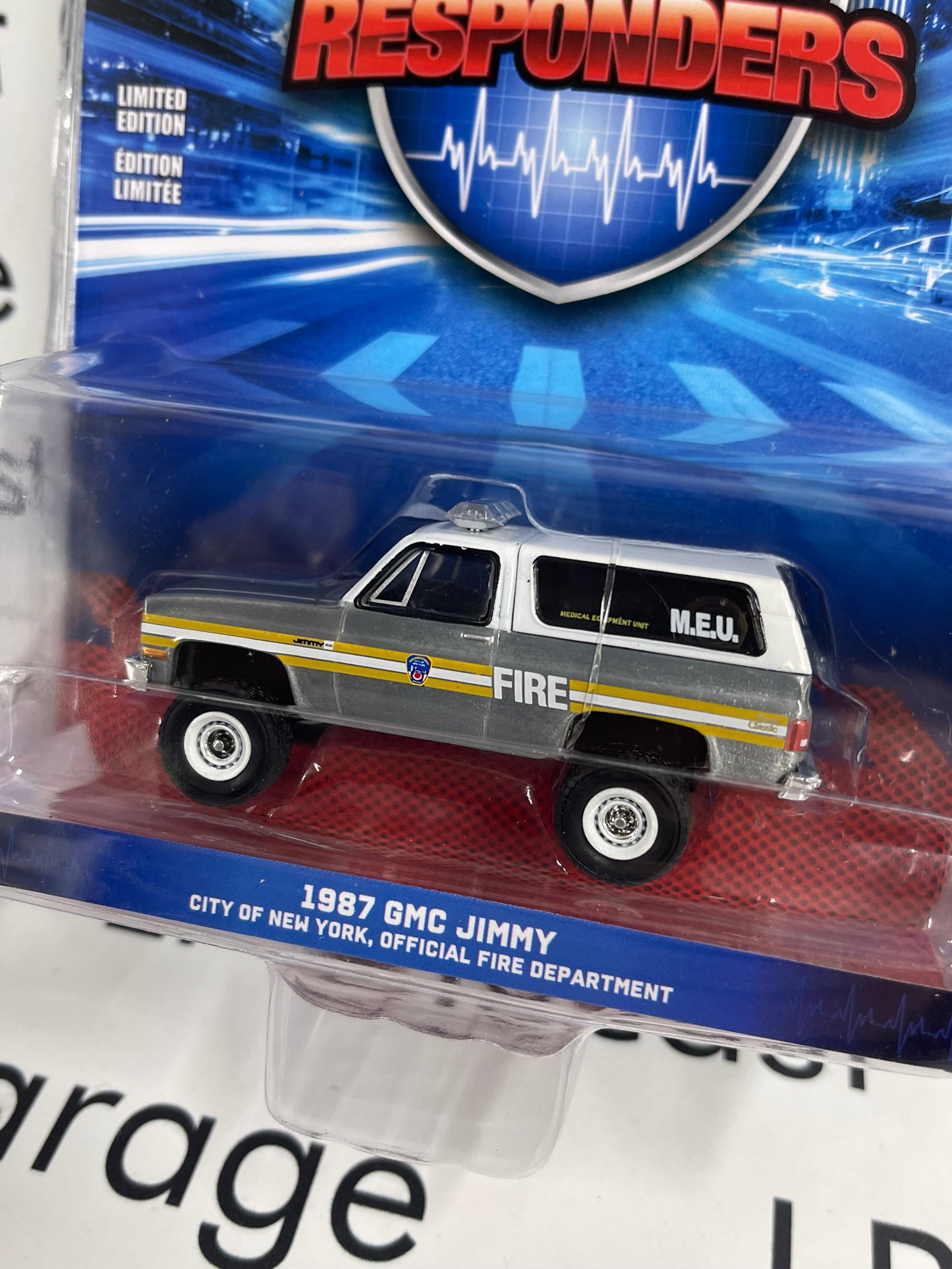 RAW CHASE GREENLIGHT 1987 GMC Jimmy FDNY Fire Dept 1:64 Diecast First Responders