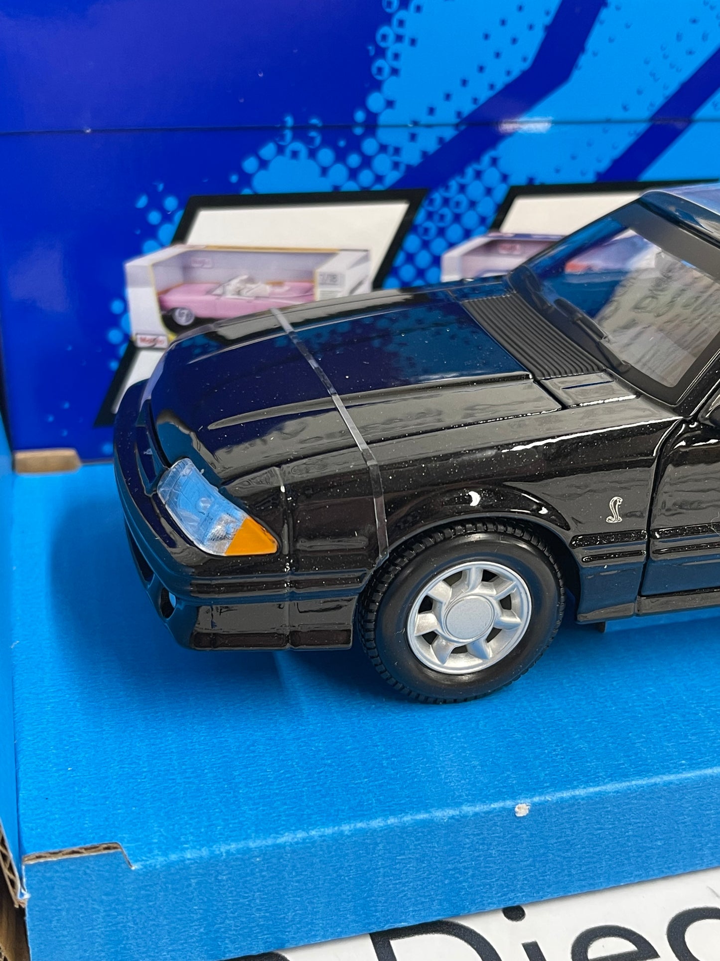 MAISTO 1993 Ford Mustang SVT Cobra Black 1:24 Scale Diecast MiJo