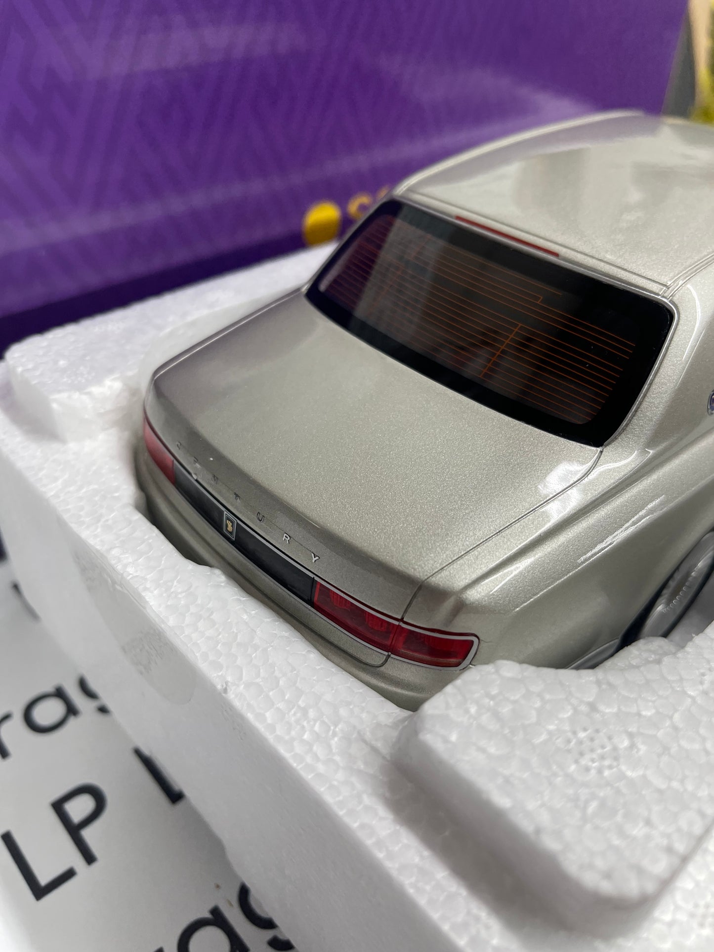 KYOSHO Samurai Toyota Century Silver 1:18 Scale Resin Model