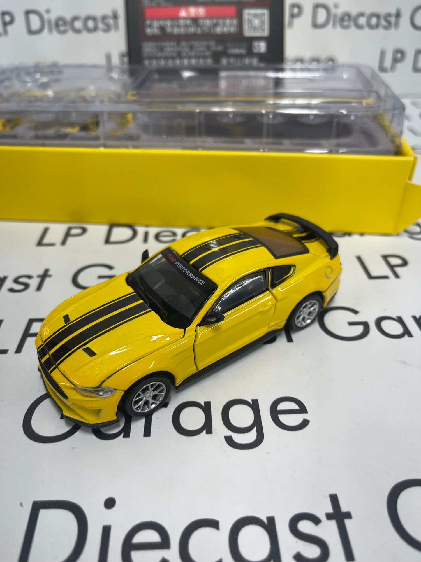 COOL CHIC AUTO 2019 Ford Mustang GT Yellow with Interchangeable Parts 1:43 Scale Diecast