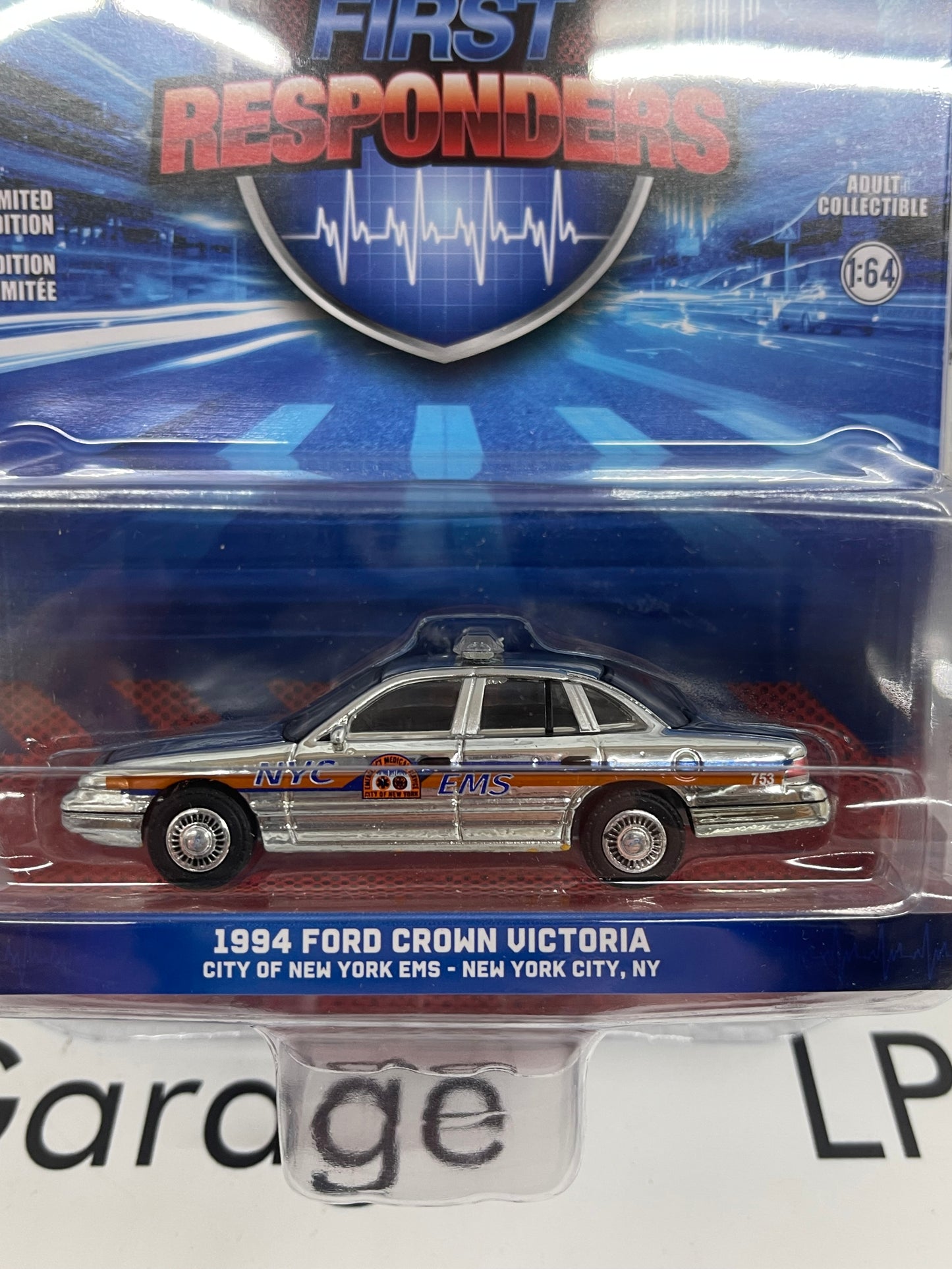 CHROME CHASE GREENLIGHT 1994 Ford Crown Victoria EMS NYC 1:64 Diecast First Responders