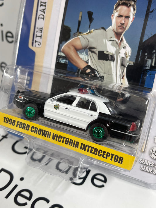 GREEN MACHINE CHASE GREENLIGHT 1998 Ford Crown Vic Reno 911 1:64 Diecast Hollywood