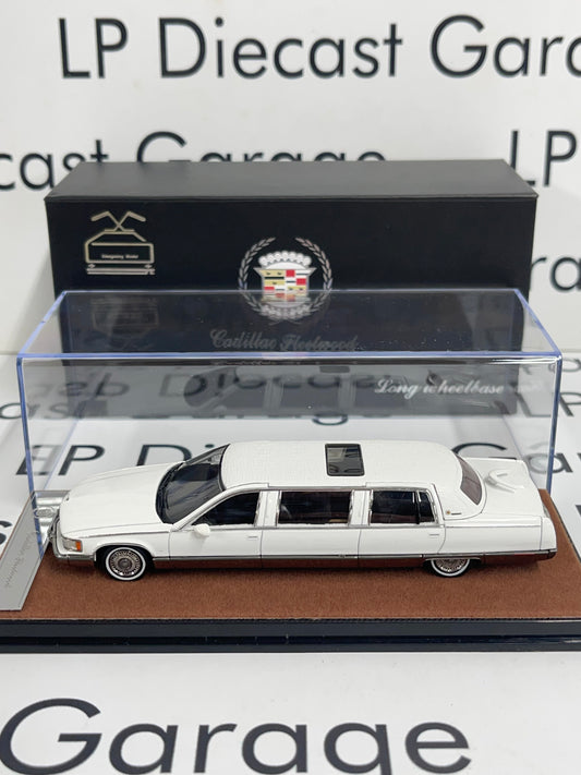 Xiago Guang 1993 Cadillac Fleetwood Limousine Limo White 1:64 Diecast