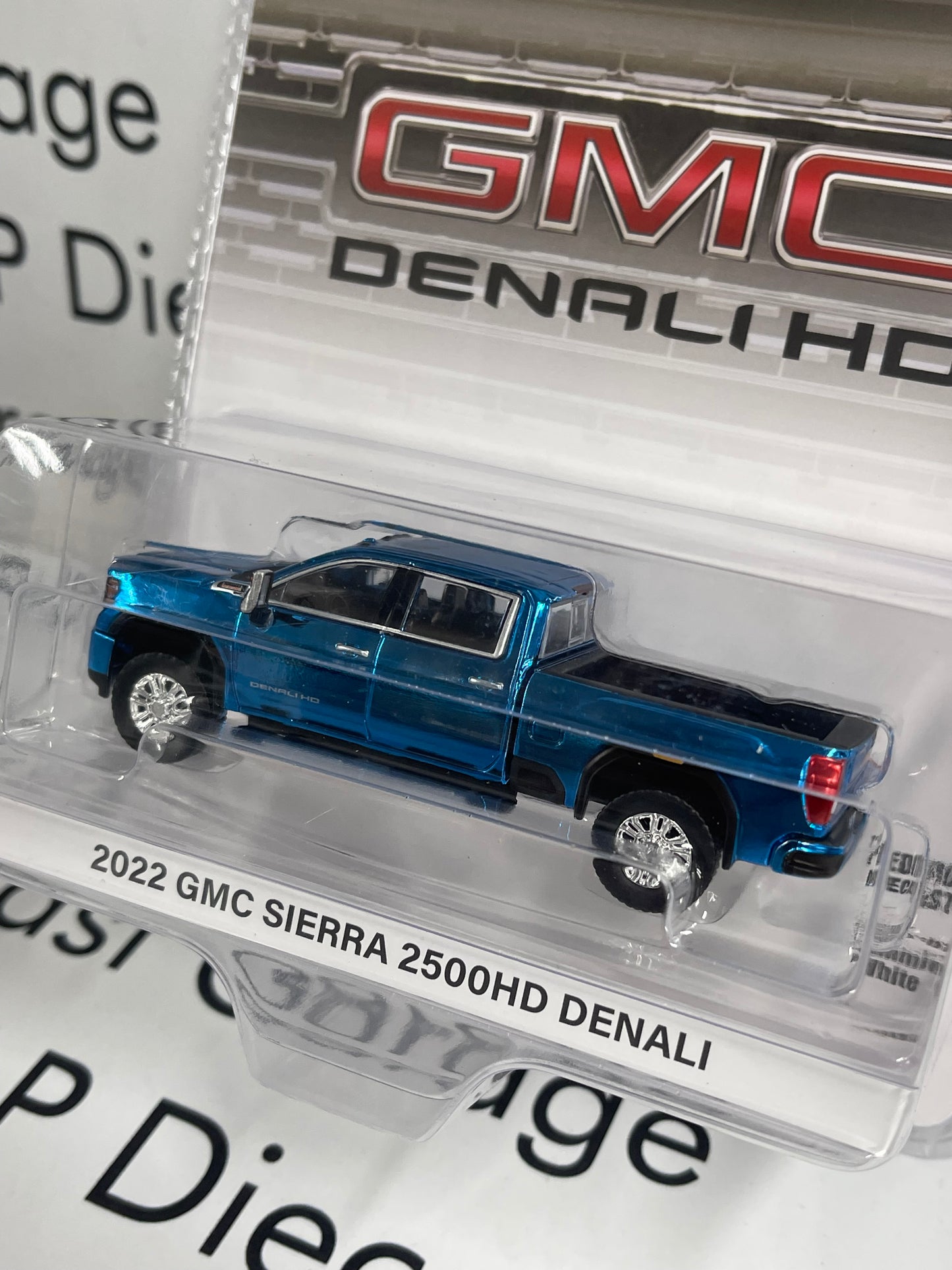 CHROME CHASE GREENLIGHT 2022 GMC Sierra 2500HD Denali White 1:64 Diecast Karson Exclusive