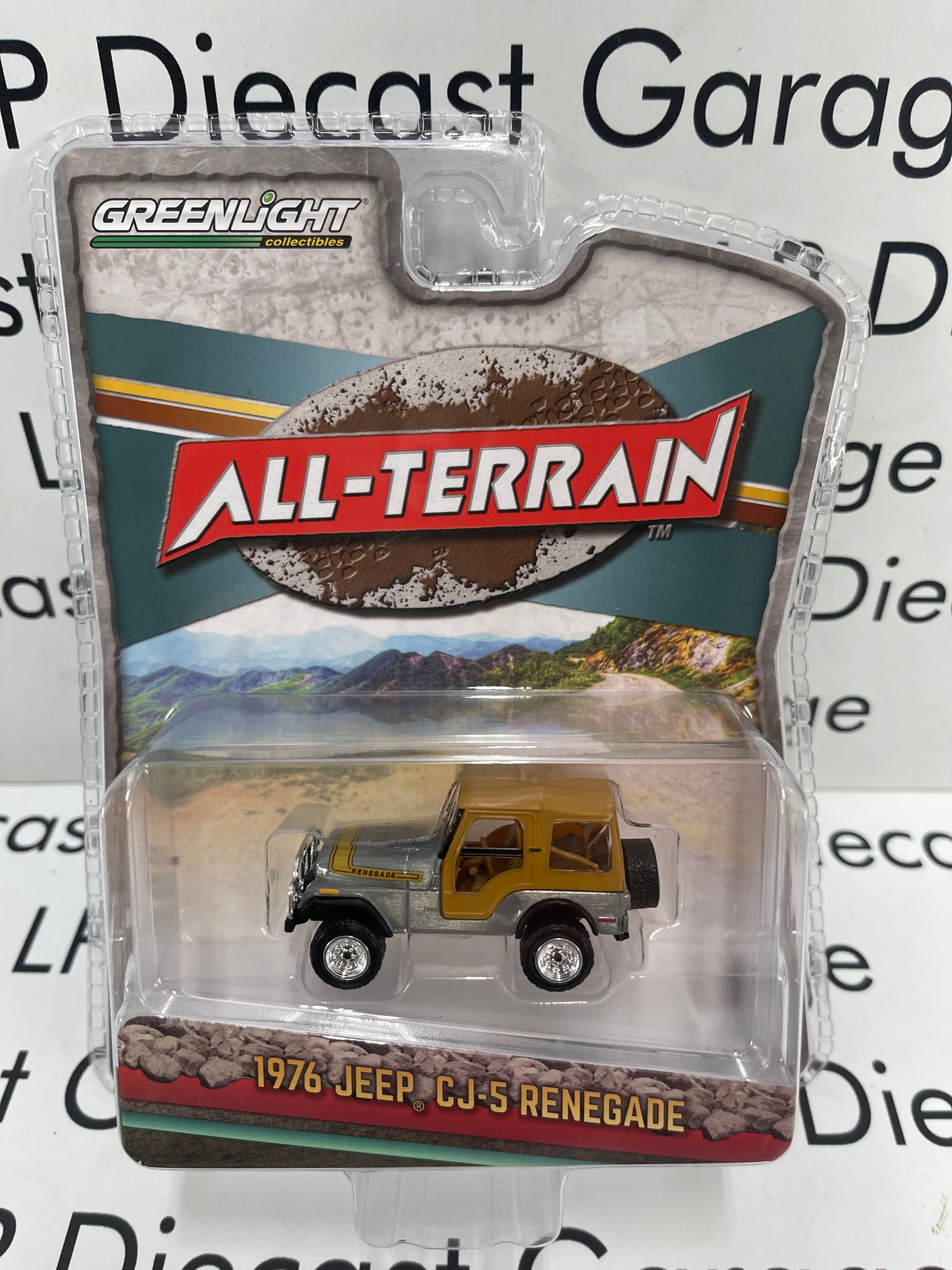 GREENLIGHT *RAW CHASE* 1976 Jeep CJ-5 Renegade Black All Terrain 1:64 Diecast