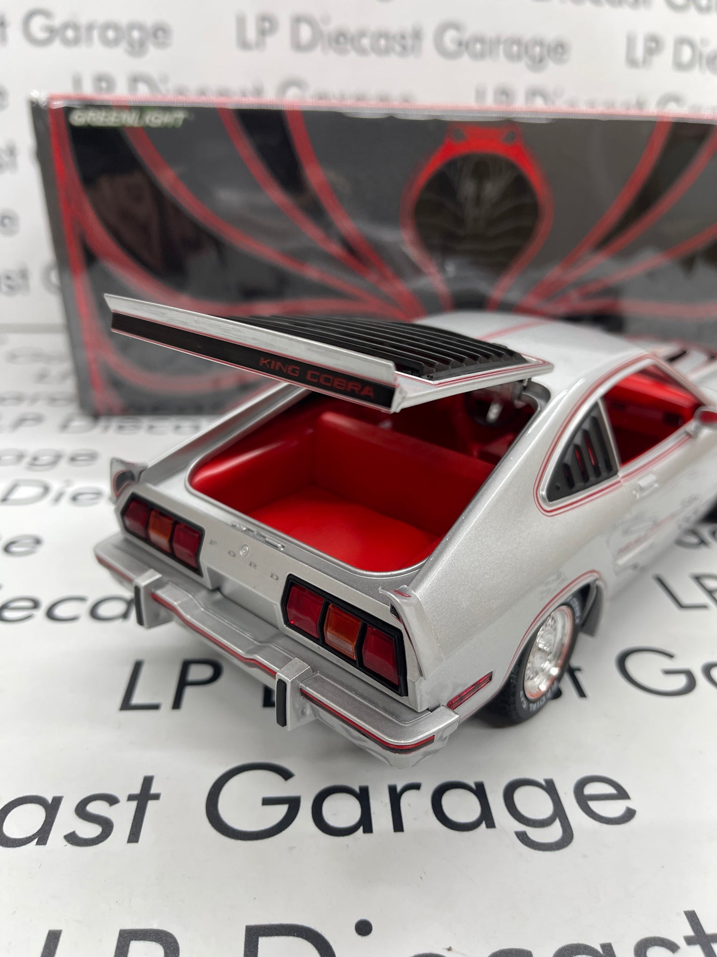 GREENLIGHT 1978 Ford Mustang II King Cobra Silver w/ Red & Black Stripes 1:18 Diecast