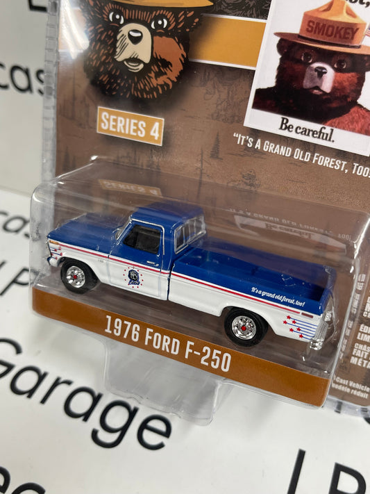 GREENLIGHT 1976 Ford F-250 Smokey Bear Blue & White 1:64 Diecast