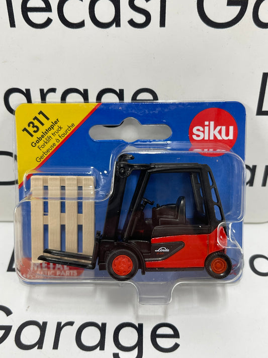 SIKU Linde E35 Forklift Truck with Pallet Red/ Black 1:64 Diecast