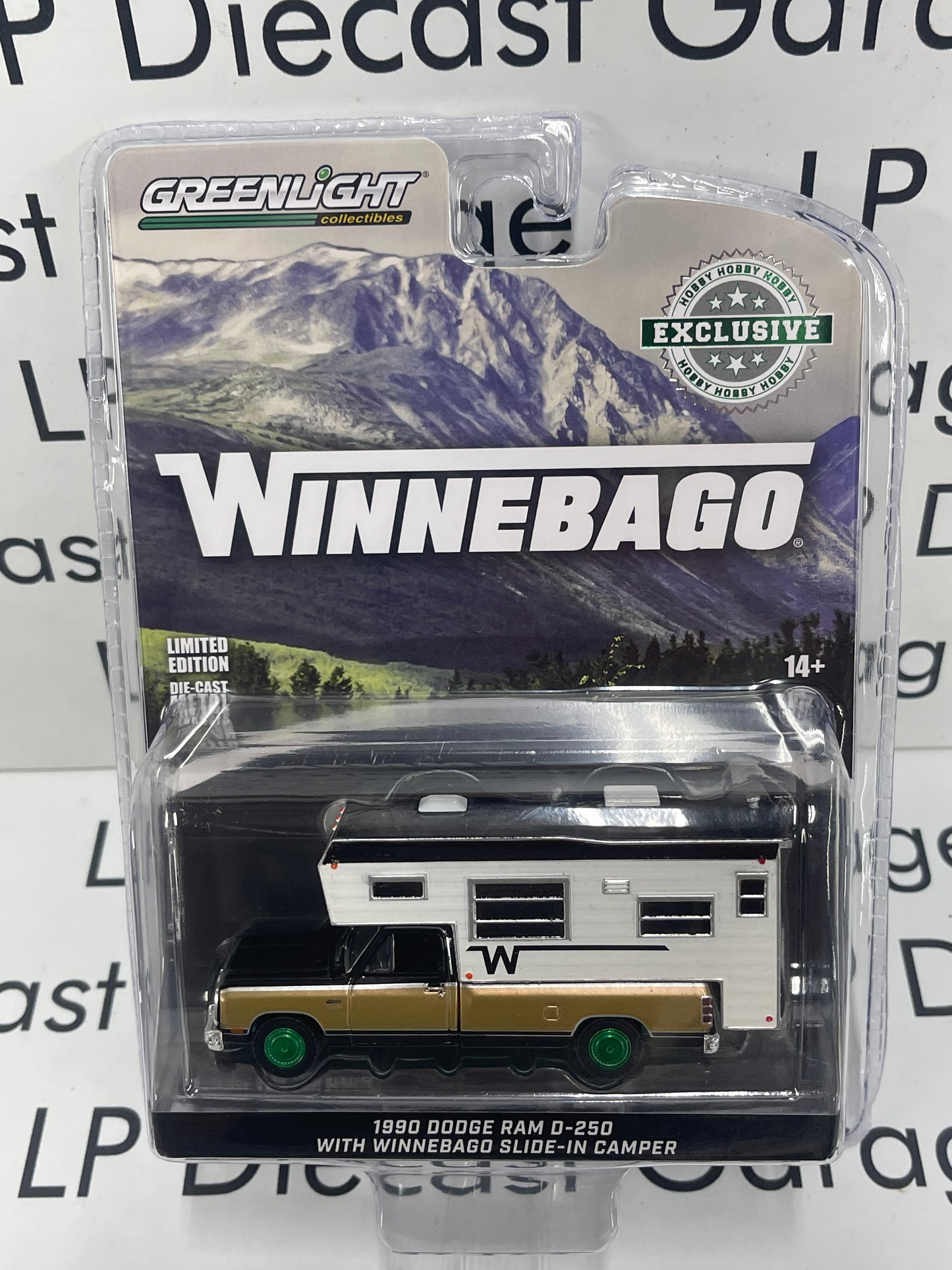 GREENLIGHT *GREEN MACHINE* CHASE 1990 Dodge Ram D-250 Royal w/ Winnebago Camper Black/Gold 1:64 Diecast