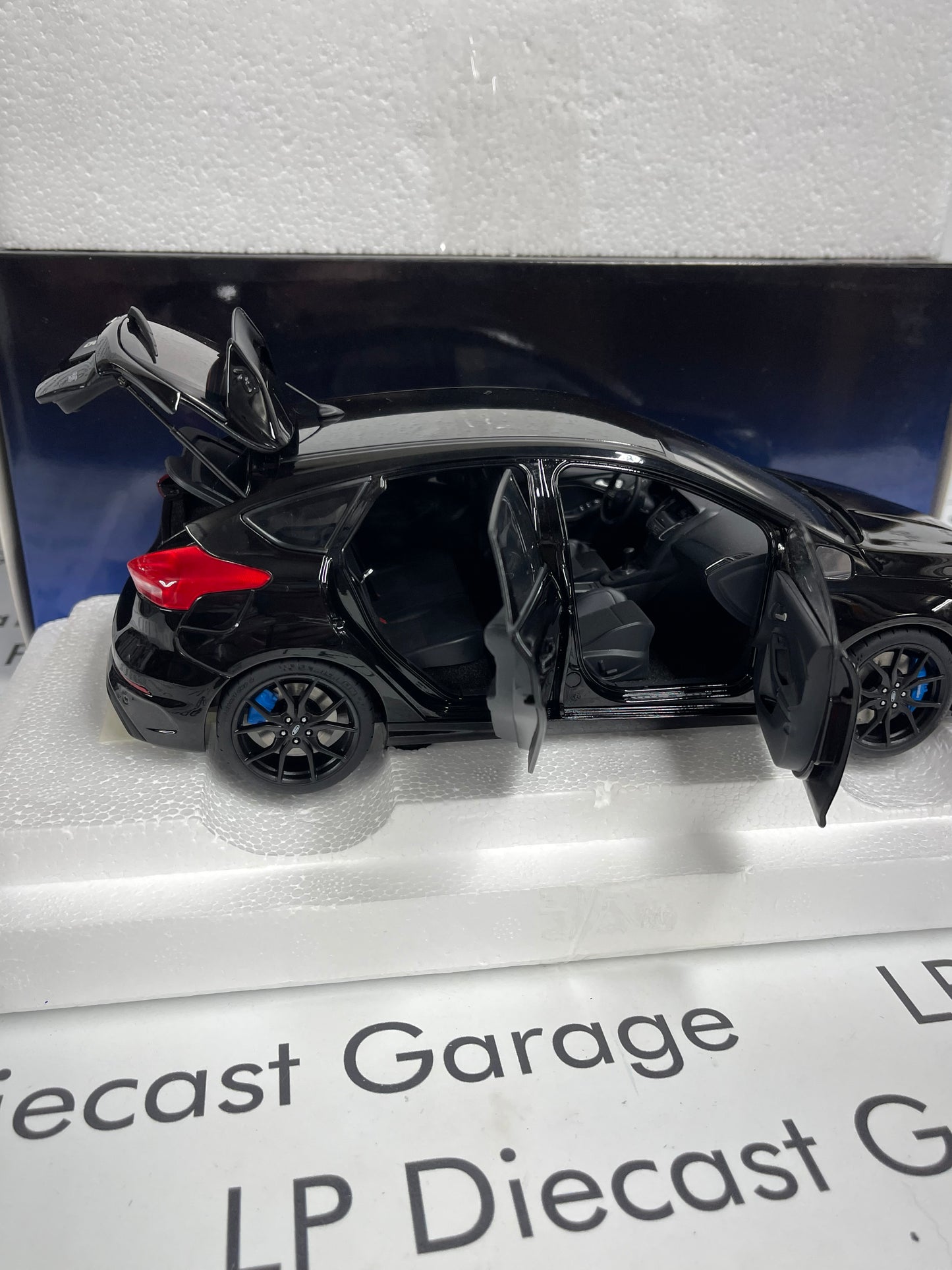 AUTOart 2016 Ford Focus RS Shadow Black 1:18 Diecast Model