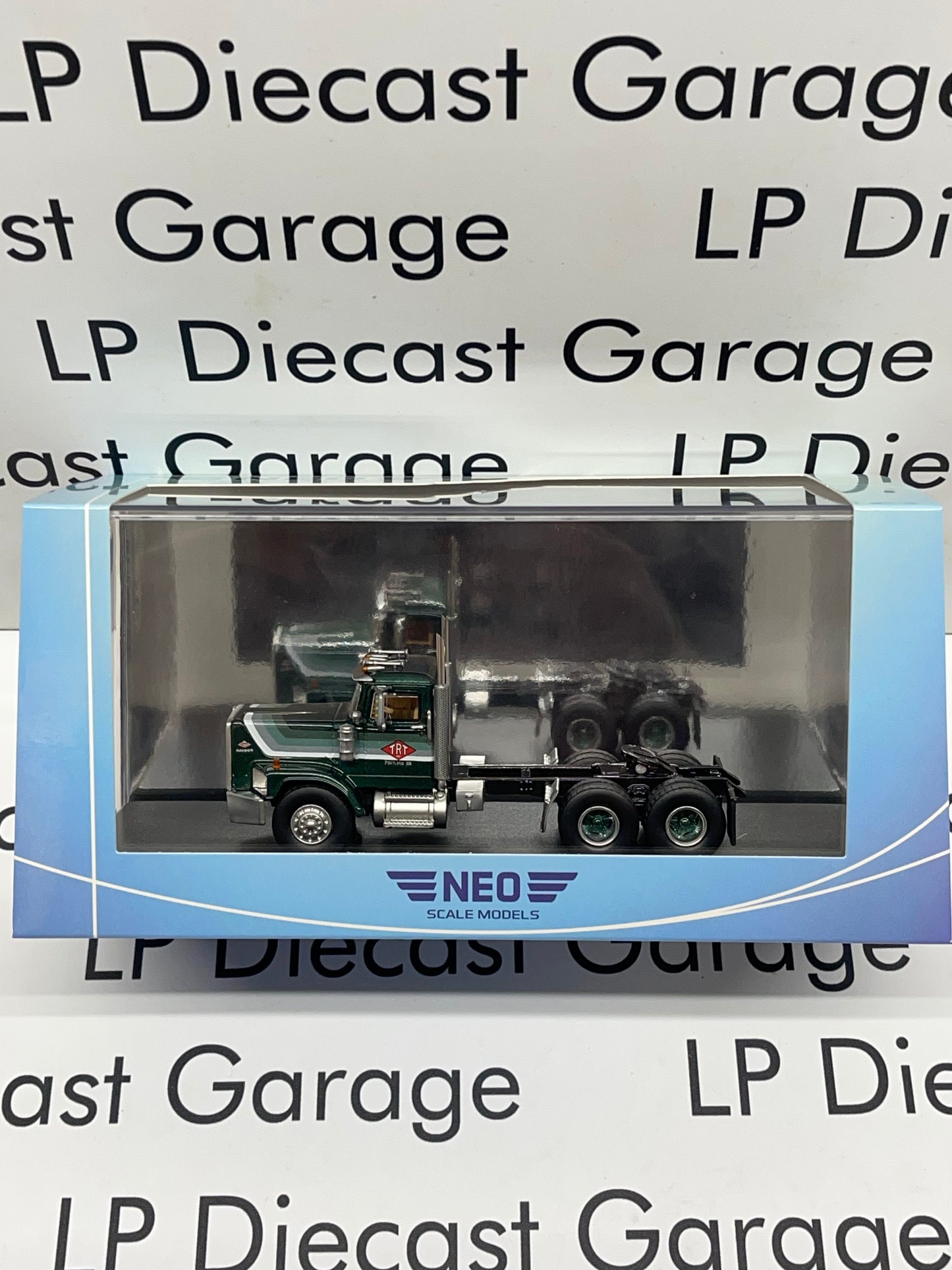 NEO SCALE MODELS 1974 Diamond Reo Raider SBFA Green Semi Truck TRT Inc 1:64 Resin NOT Diecast