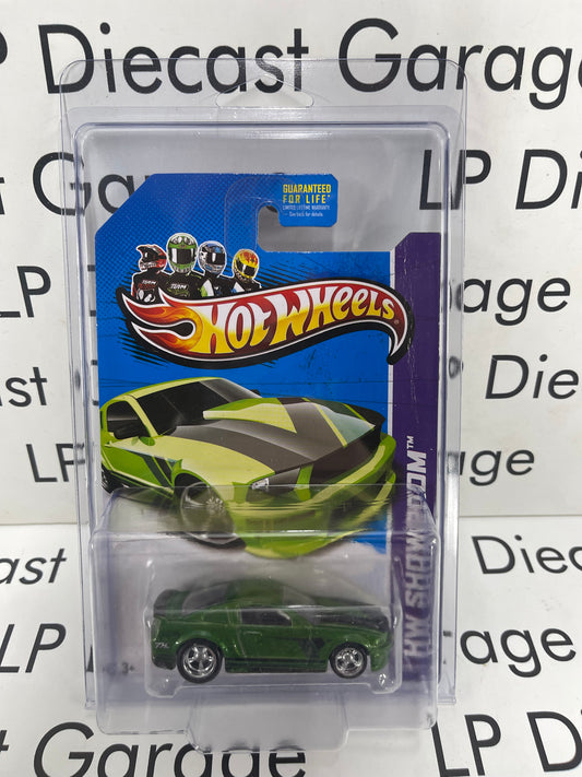 HOT WHEELS Super Treasure Hunt '07 Ford Mustang HW Showroom *DAMAGED CARD* 1:64 Diecast