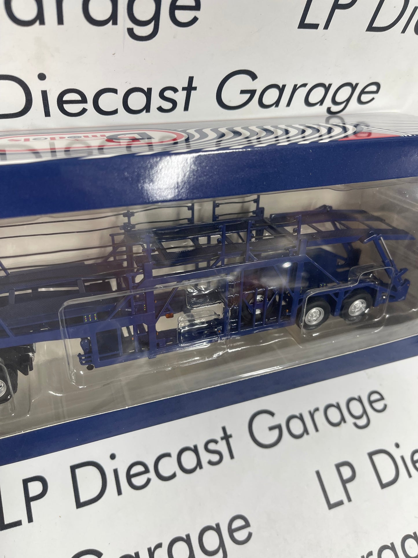 DD Models 1970 Mitsubishi Fuso Truck Car Transporter Blue 1:64 Diecast Model