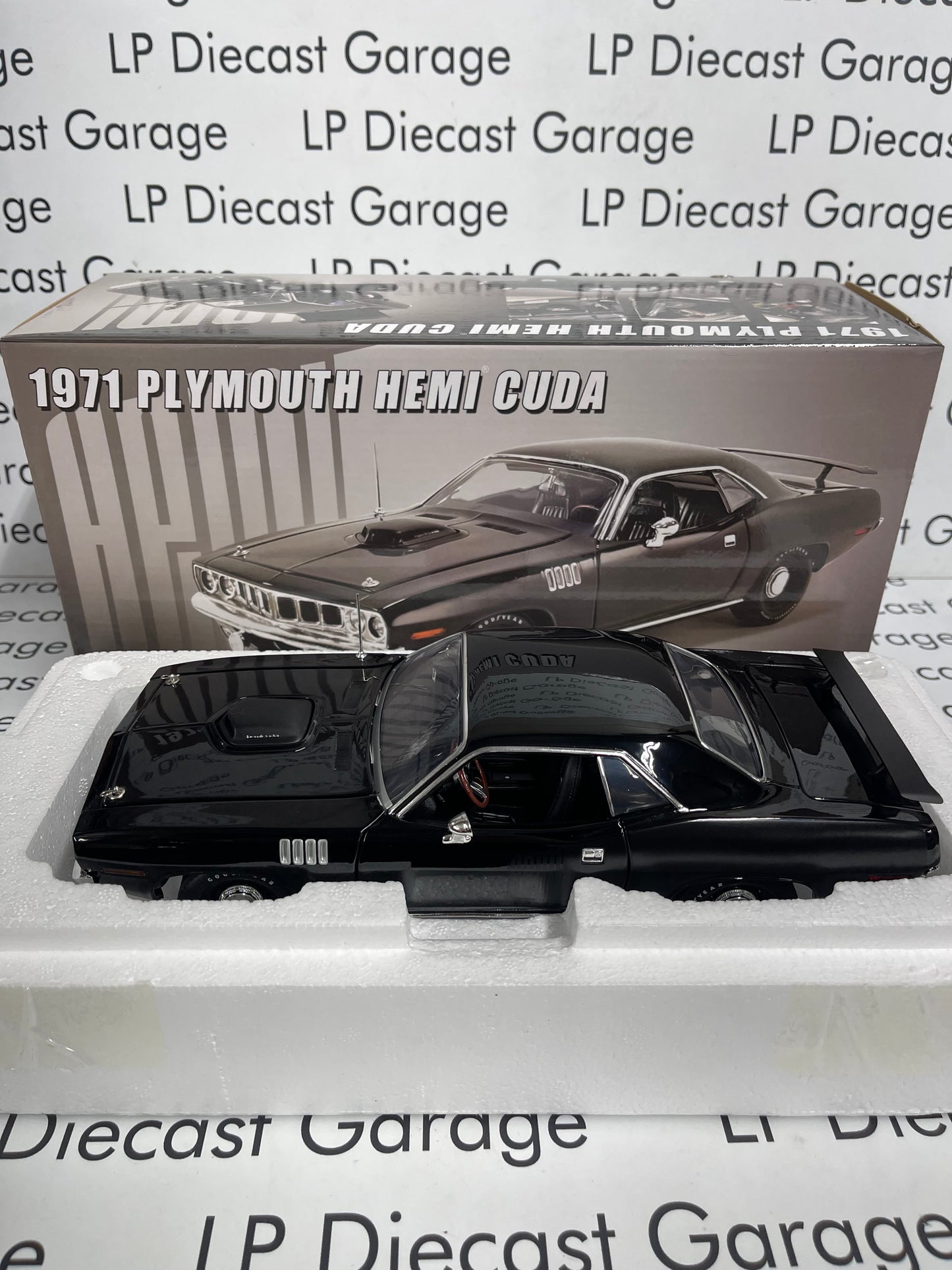 ACME 1971 Plymouth Hemi Cuda Black 1:18 Diecast A1806124