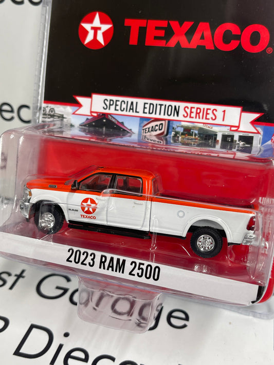 GREENLIGHT 2023 Ram 2500 Truck Texaco 1:64 Diecast