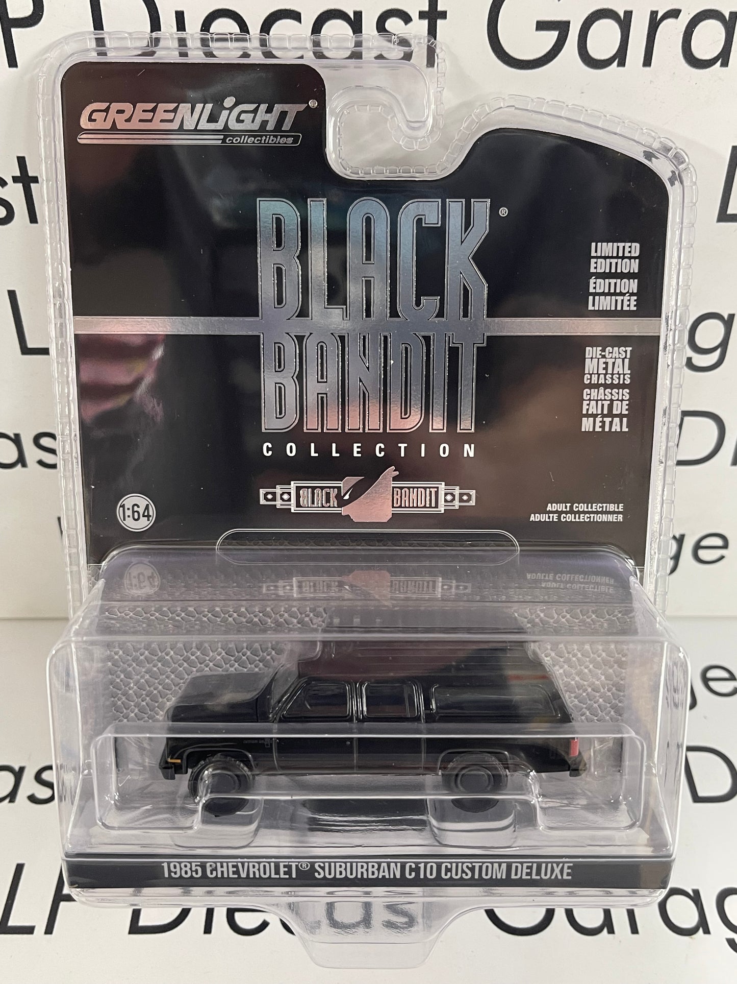 GREENLIGHT 1985 Chevrolet Suburban C10 Custom Deluxe Black Bandit Series 1:64 Diecast