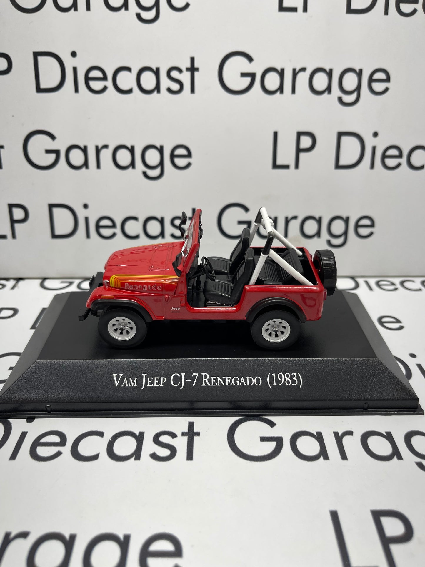 EDICOLA 1983 Jeep CJ7 Renegade Red Topless 1:43 Diecast