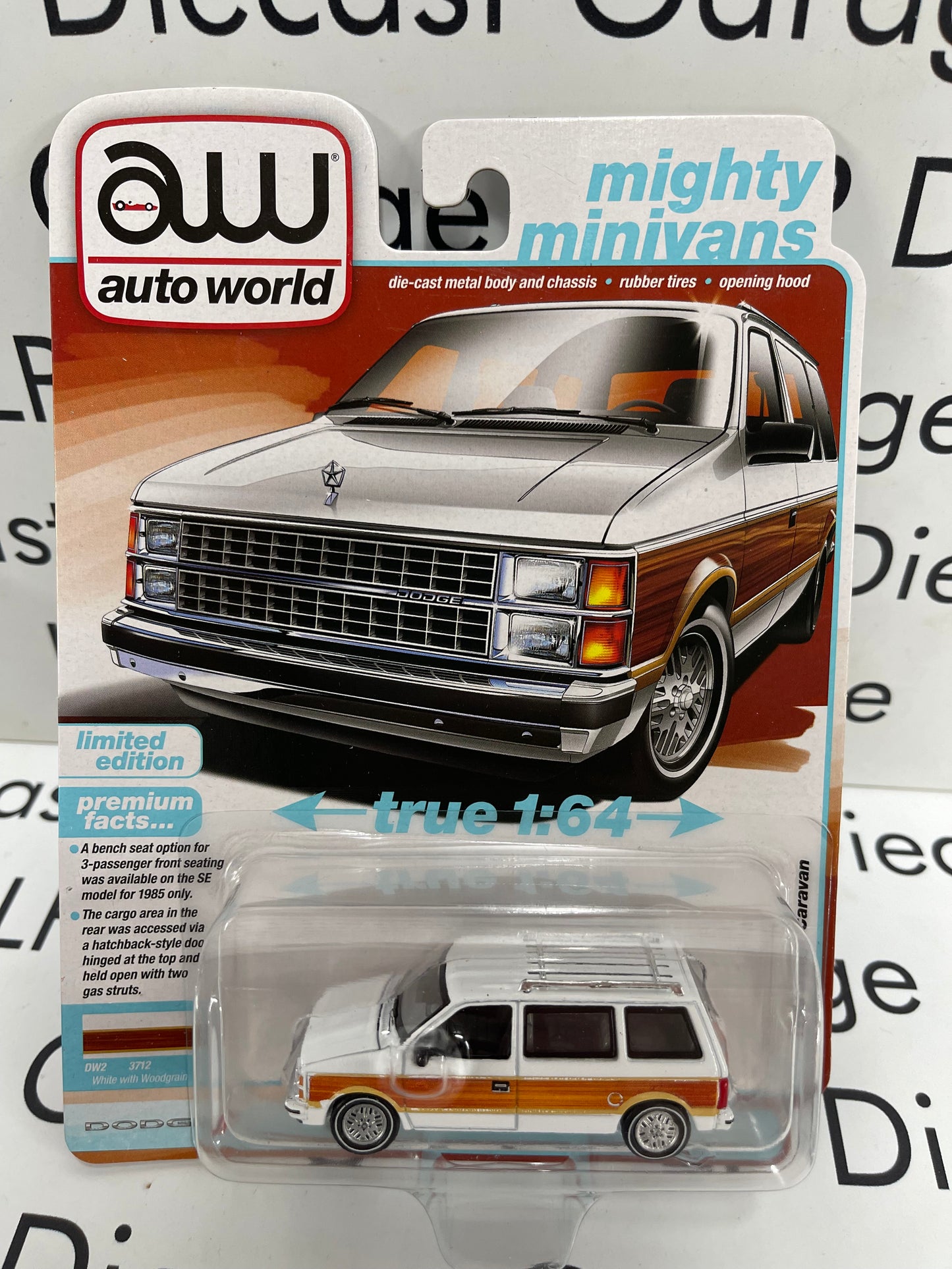 AUTO WORLD 1985 Dodge Caravan White w/ Woodgrain  1:64 Diecast Mighty Minivans