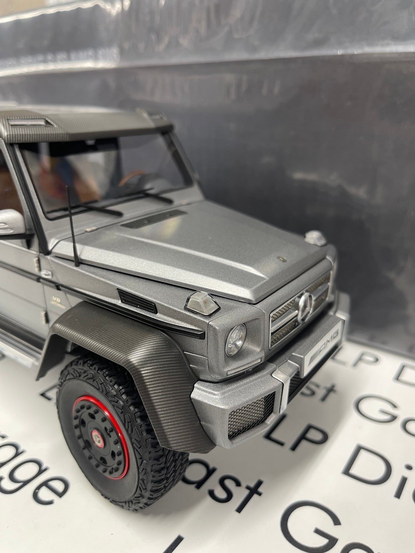 AUTOart Mercedes Benz G63 AMG 6x6 Silver Platinum Magno 1:18 Diecast