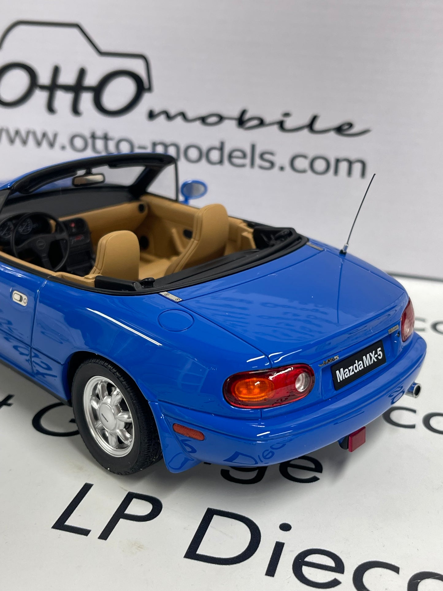 OTTO MOBILE Mazda Miata MX-5 NA Blue 1:18 Scale Resin Model OT934