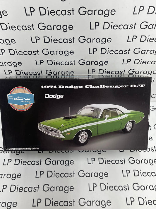 ACME Retro Hobby Exclusive 1971 Dodge Challenger R/T Green 1:18 Diecast