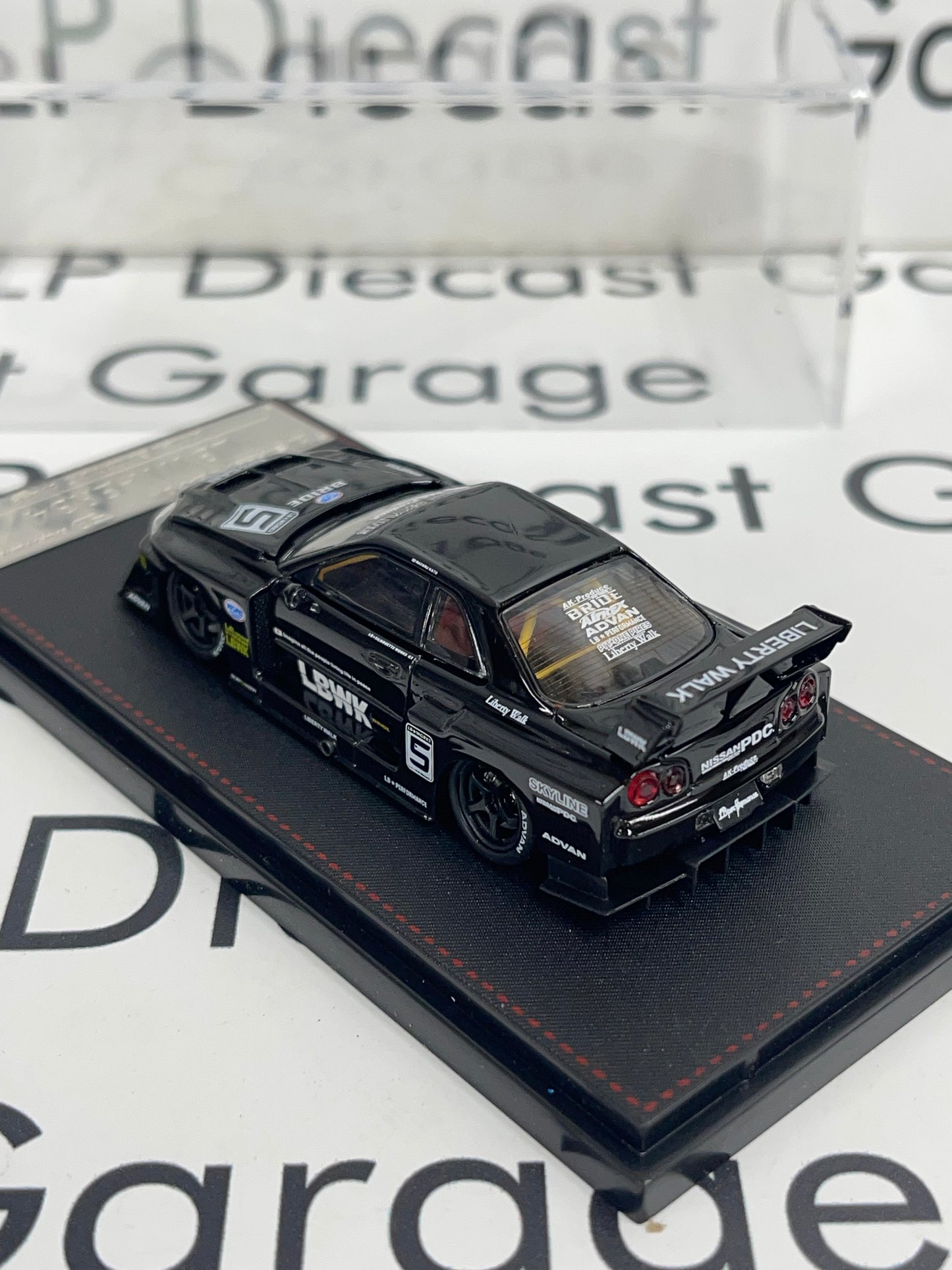 STREET WEAPON Nissan Skyline LBWK-ER34 Black 1:64 Diecast Ghost Player