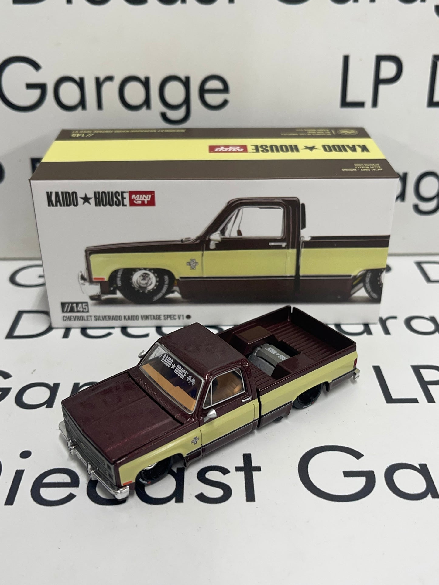 MINI GT KAIDO HOUSE Chevrolet Silverado Vintage Spec V1 Brown 1:64 Diecast