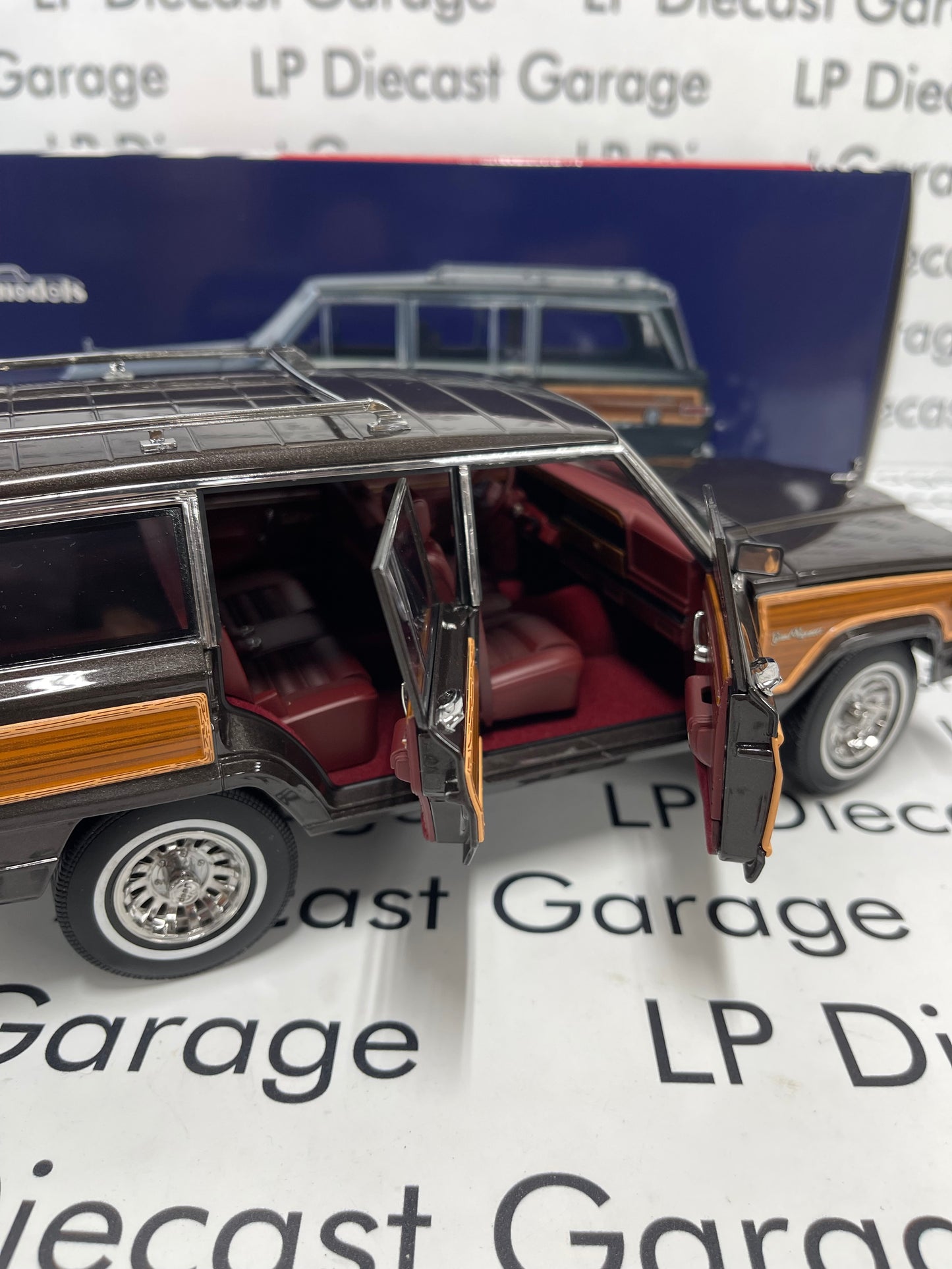 DD Models 1991 Jeep Grand Cherokee Dover Gray Metallic Woody 1:18 Diecast AUTOart Mold