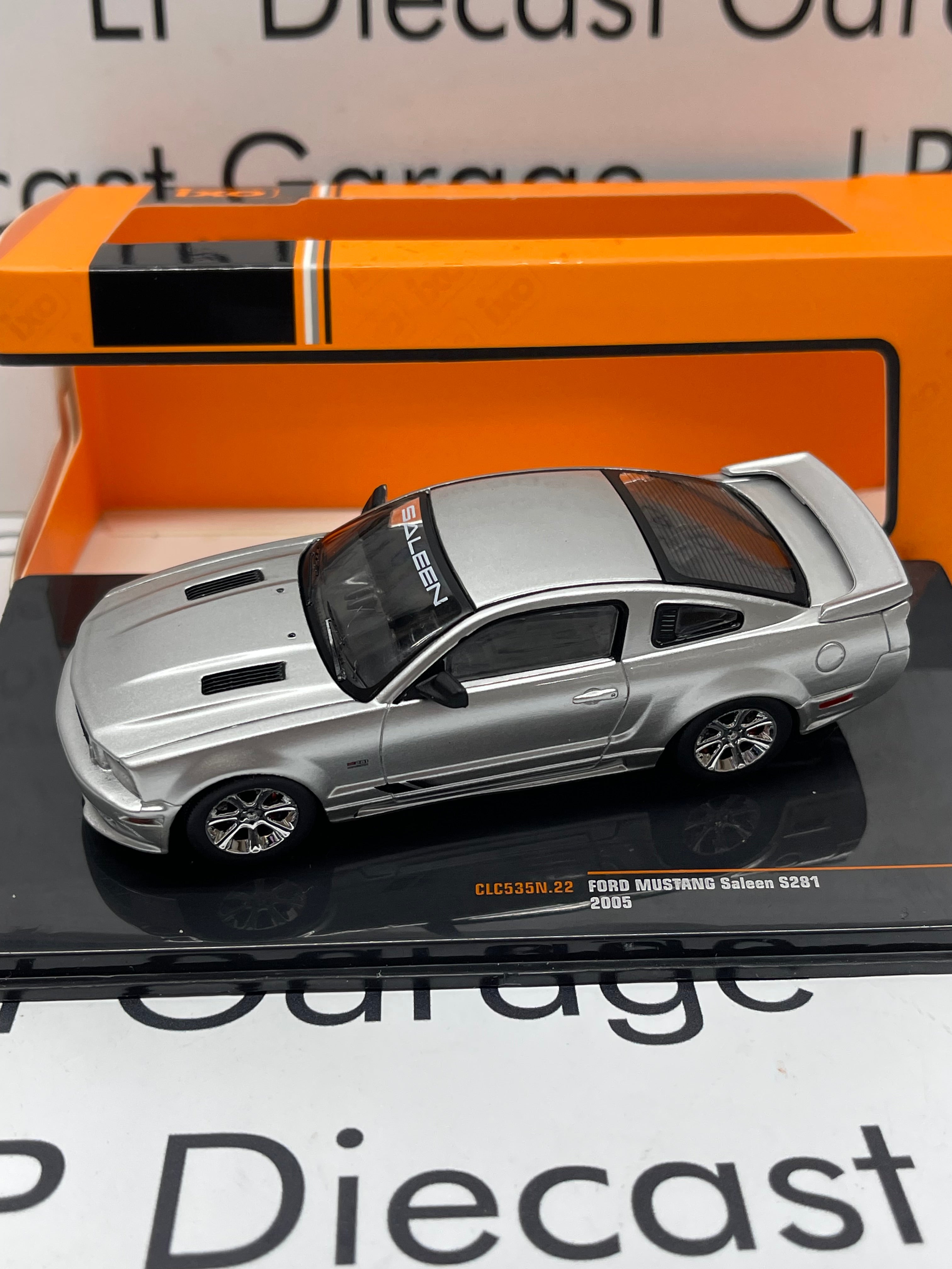 2005 mustang diecast online