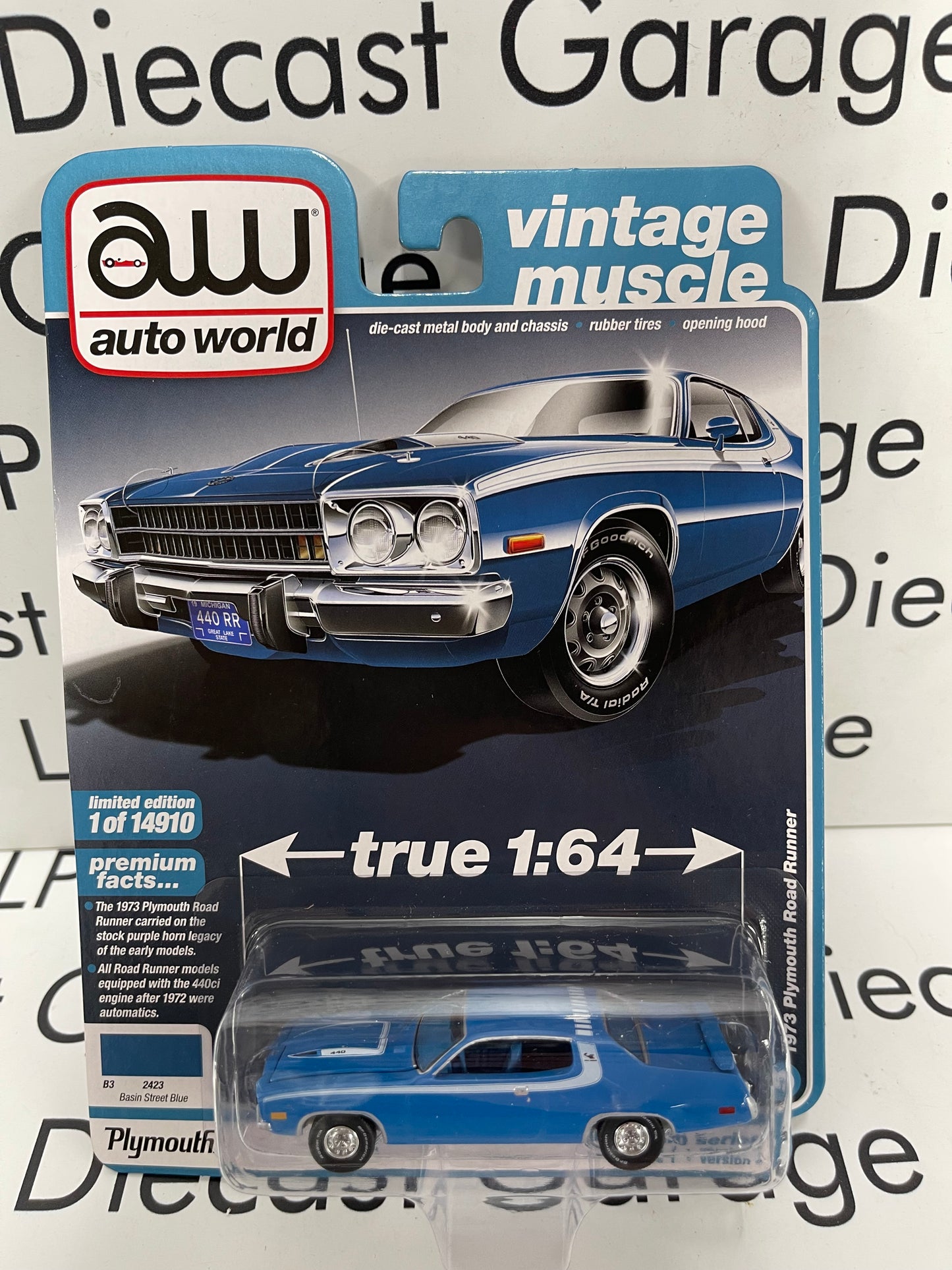 AUTO WORLD 1973 Plymouth Road Runner Basin Street Blue Vintage Muscle 1:64 Diecast