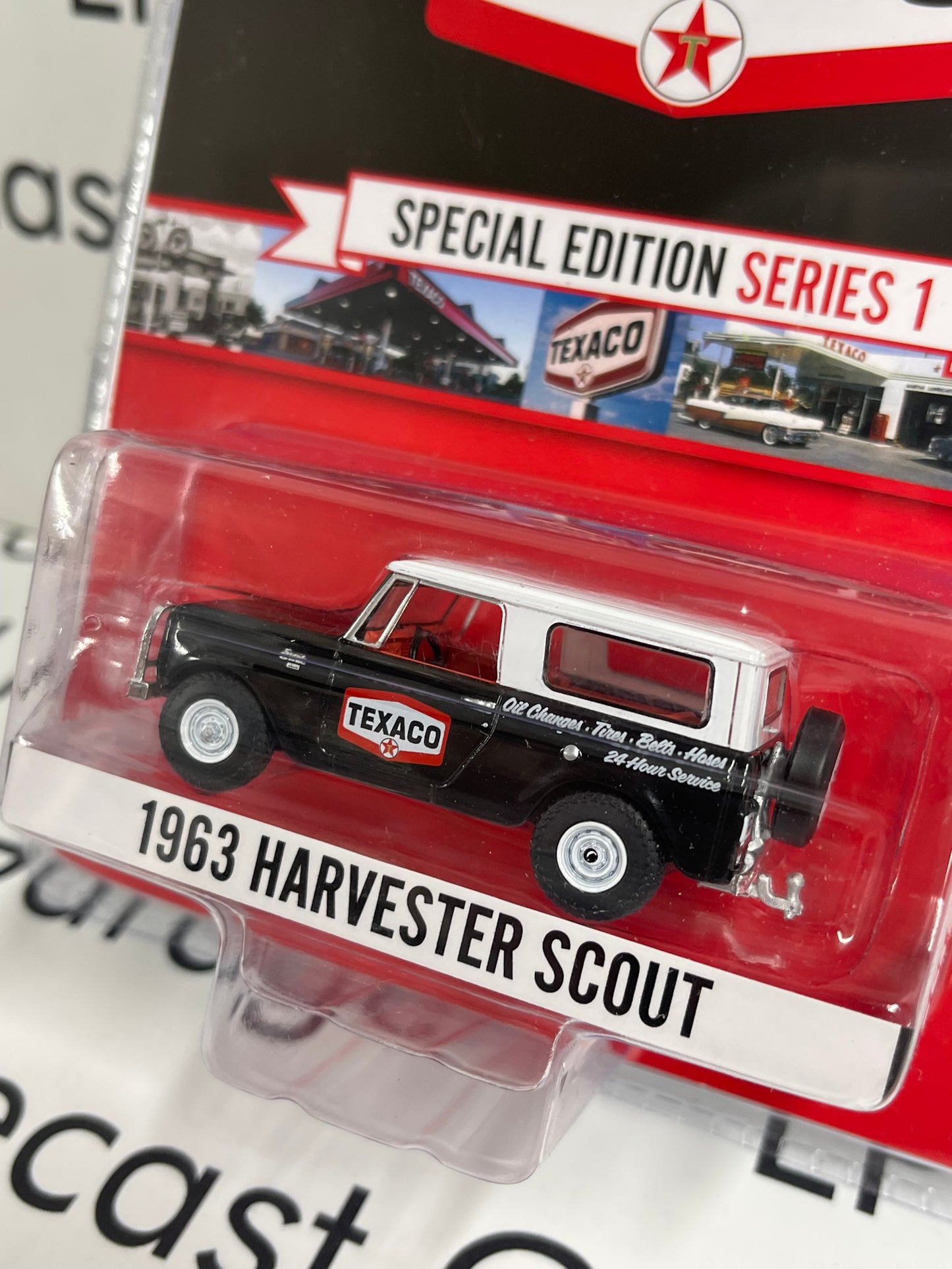 GREENLIGHT 1963 Harvester Scout Texaco 1:64 Diecast