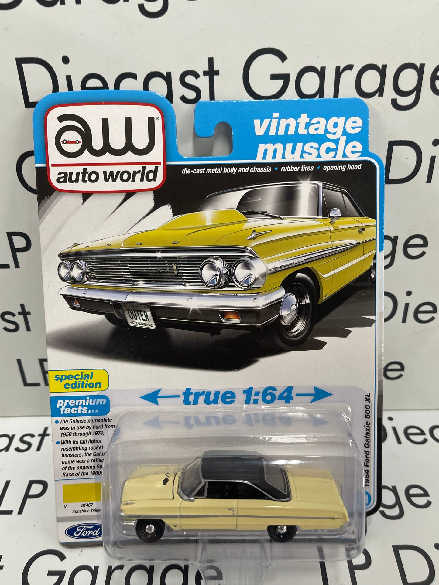 AUTO WORLD 1964 Ford Galaxie 500 XL Sunshine Yellow 1:64 Diecast Vintage Muscle