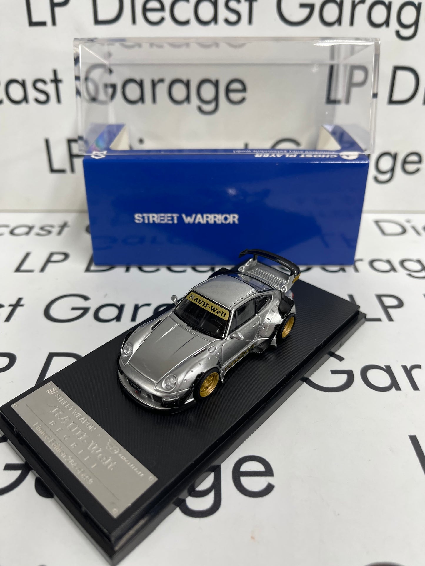 STREET WARRIOR Porsche 993 RWB RAUH-Welt Silver 1:64 Diecast Ghost Player