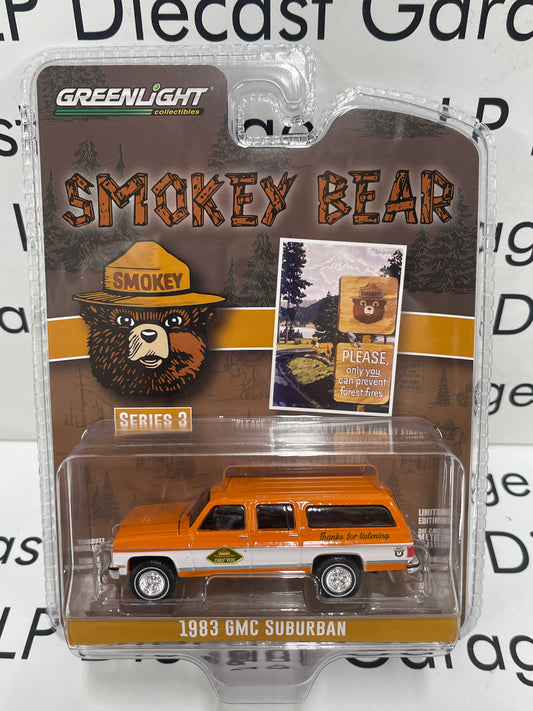 GREENLIGHT Smokey Bear 1983 GMC Suburban Orange White Series 3 1:64 Diecast