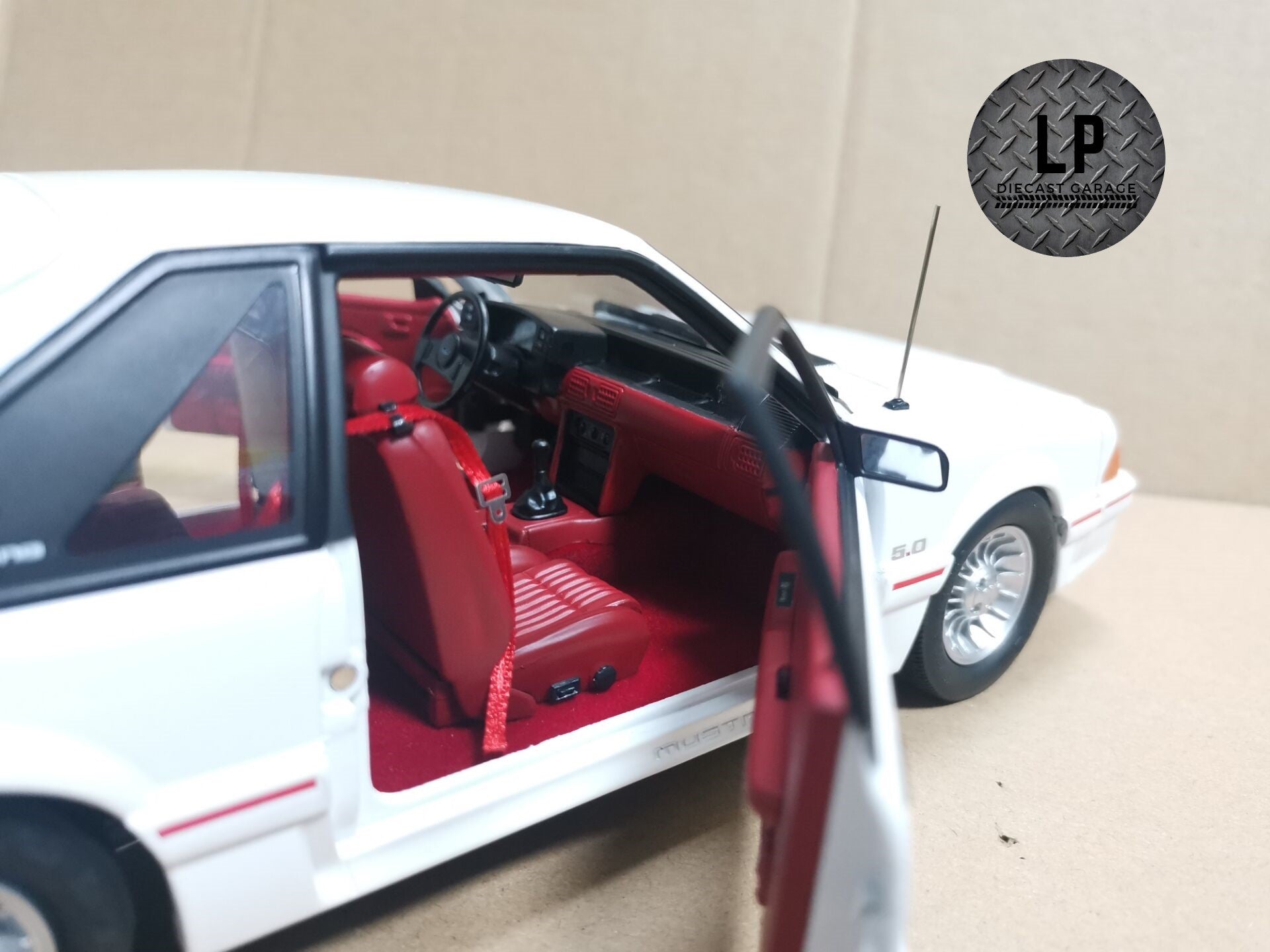 GMP GMP-19003 1:18 Scale 1993 Ford Mustang Diecast Model