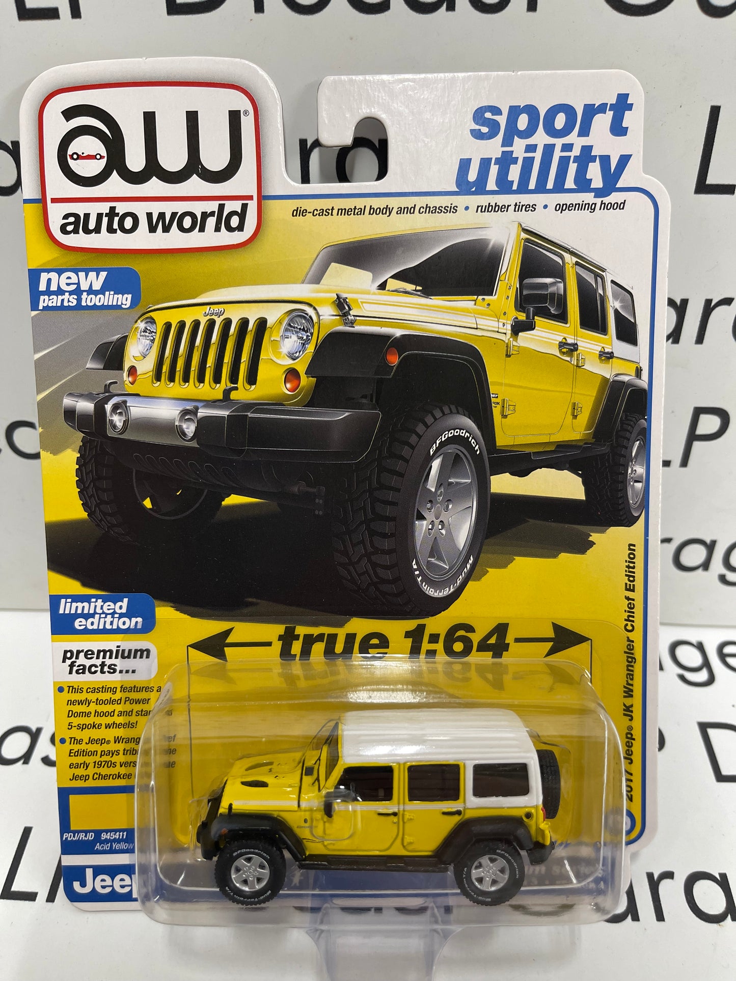 AUTO WORLD 2017 Jeep JK Wrangler Chief Edition Acid Yellow Sport Utility 1:64 Diecast